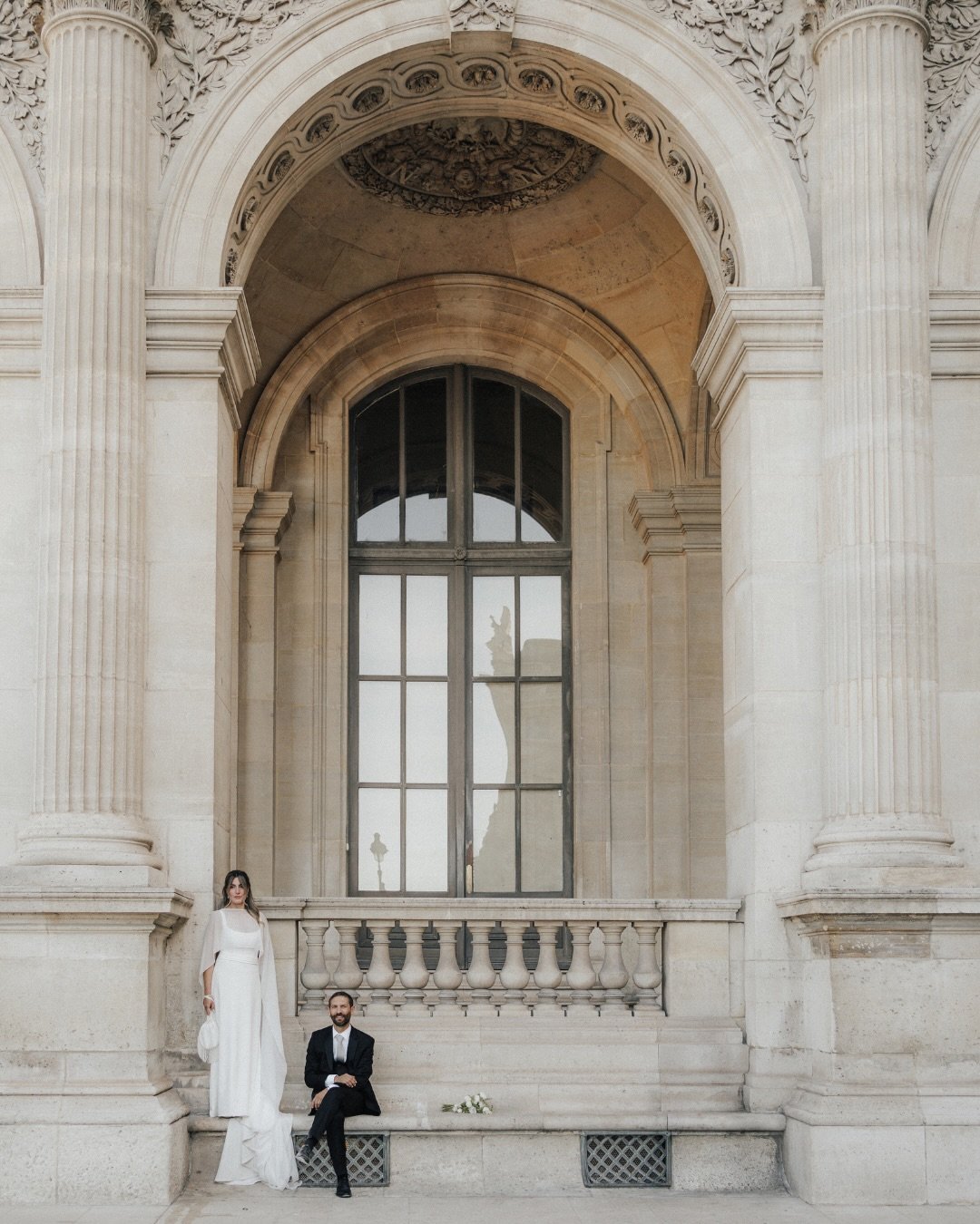 A wedding, somewhere between the Louvre and real life.
Paris, in all its rhythm &mdash; quiet portraits, crowded streets, the m&eacute;tro, a long lunch, and everything that happened in between.
Paris, France.