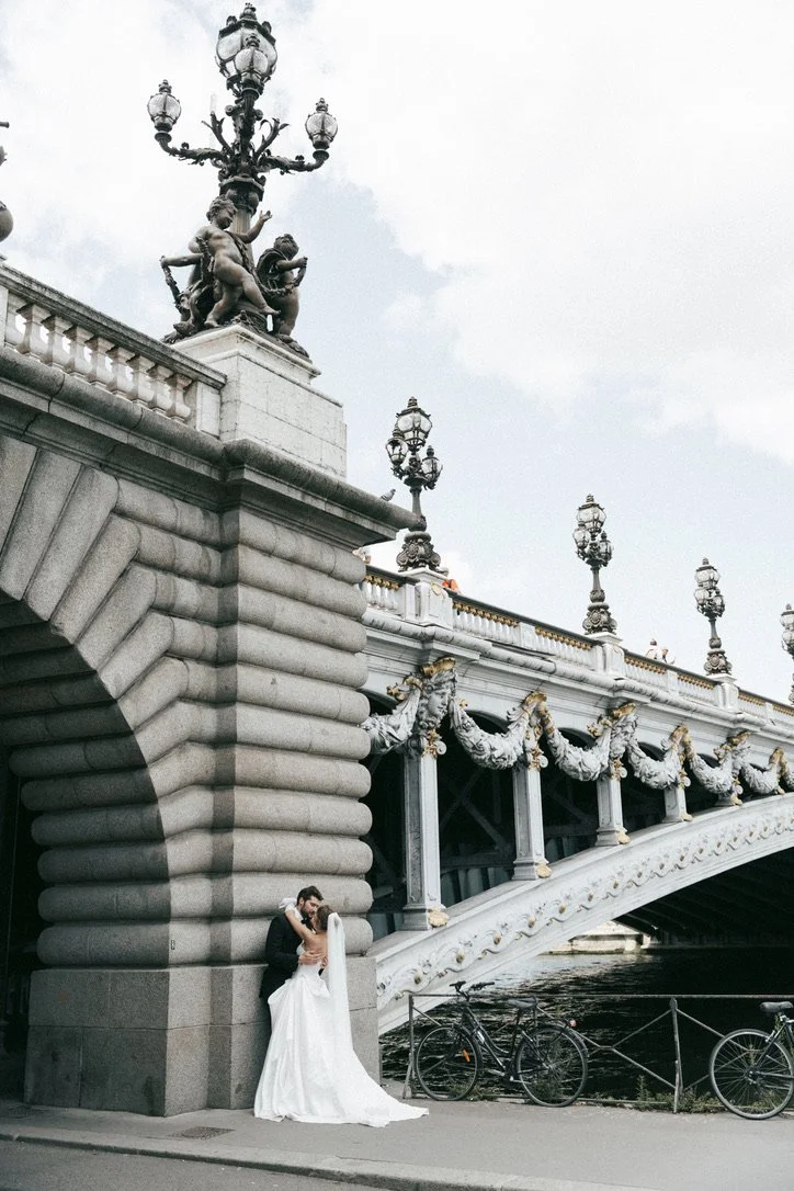 destination-weddings-pont-Alexandre-paris.JPEG