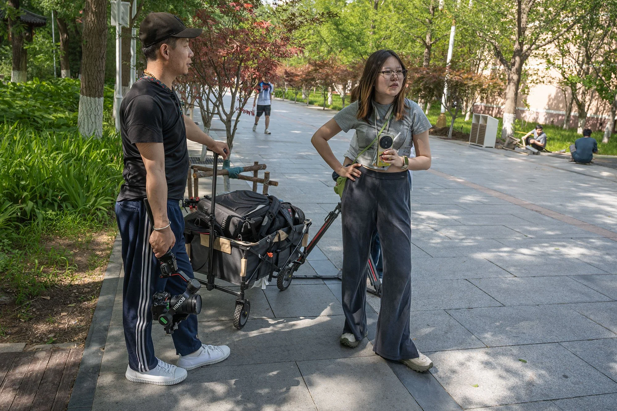 CUC Alumnus Dou Yi, directing film on campus