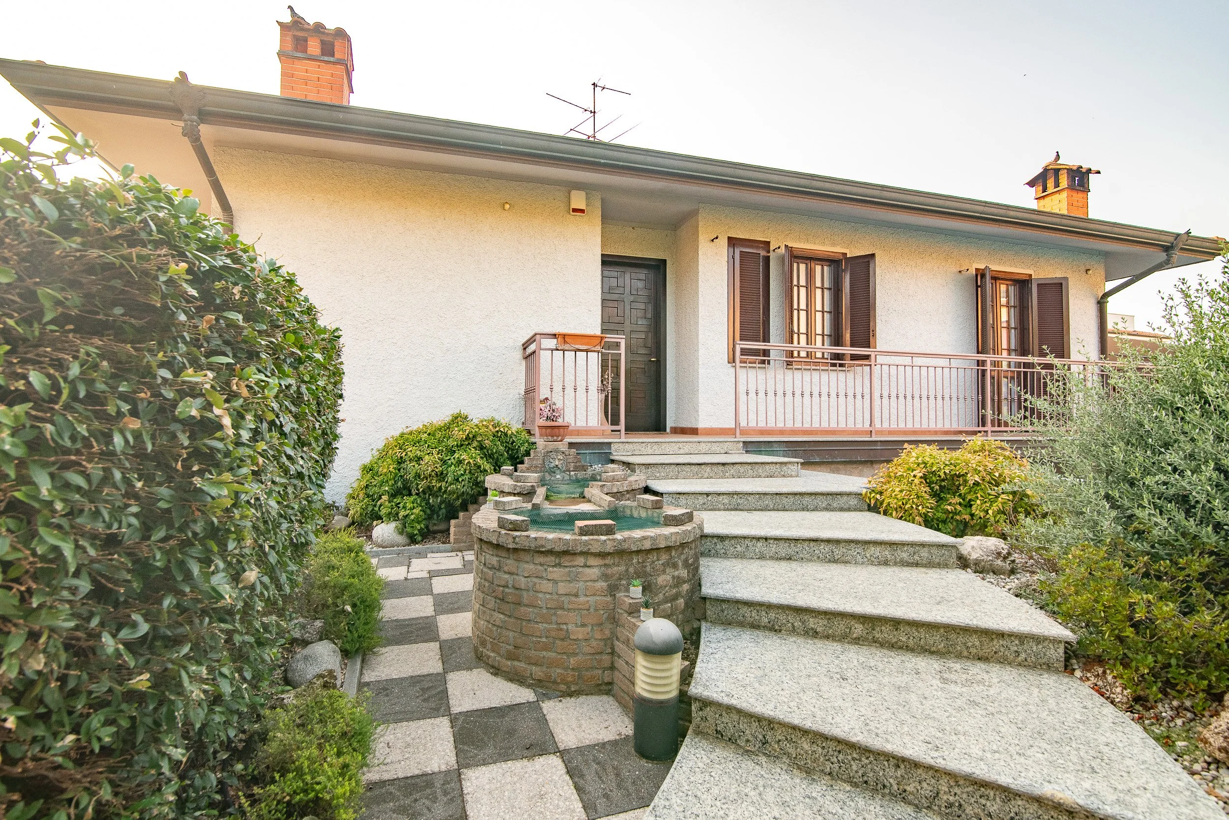 Villa singola, via XXV aprile 12, Grezzago