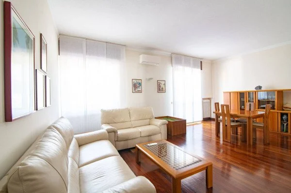 Appartamento in villa, via Piave 4, Carugate