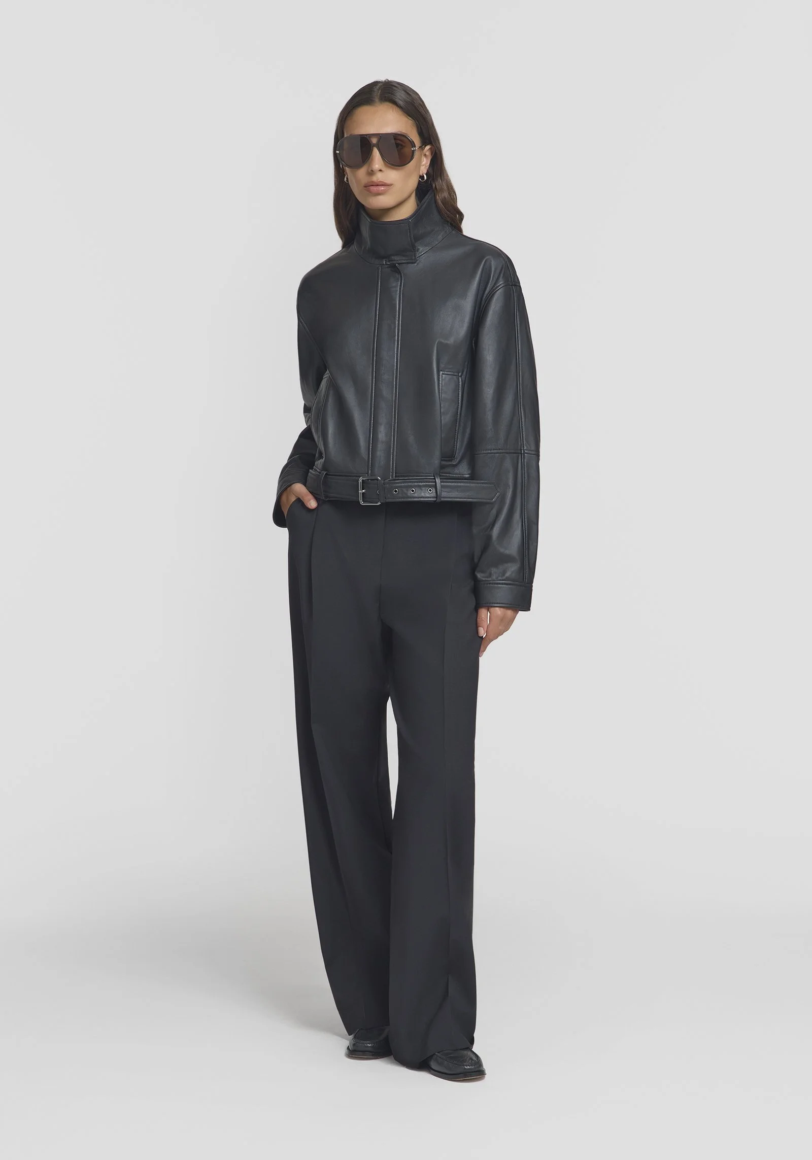 W5426_BLACK_2.jpg