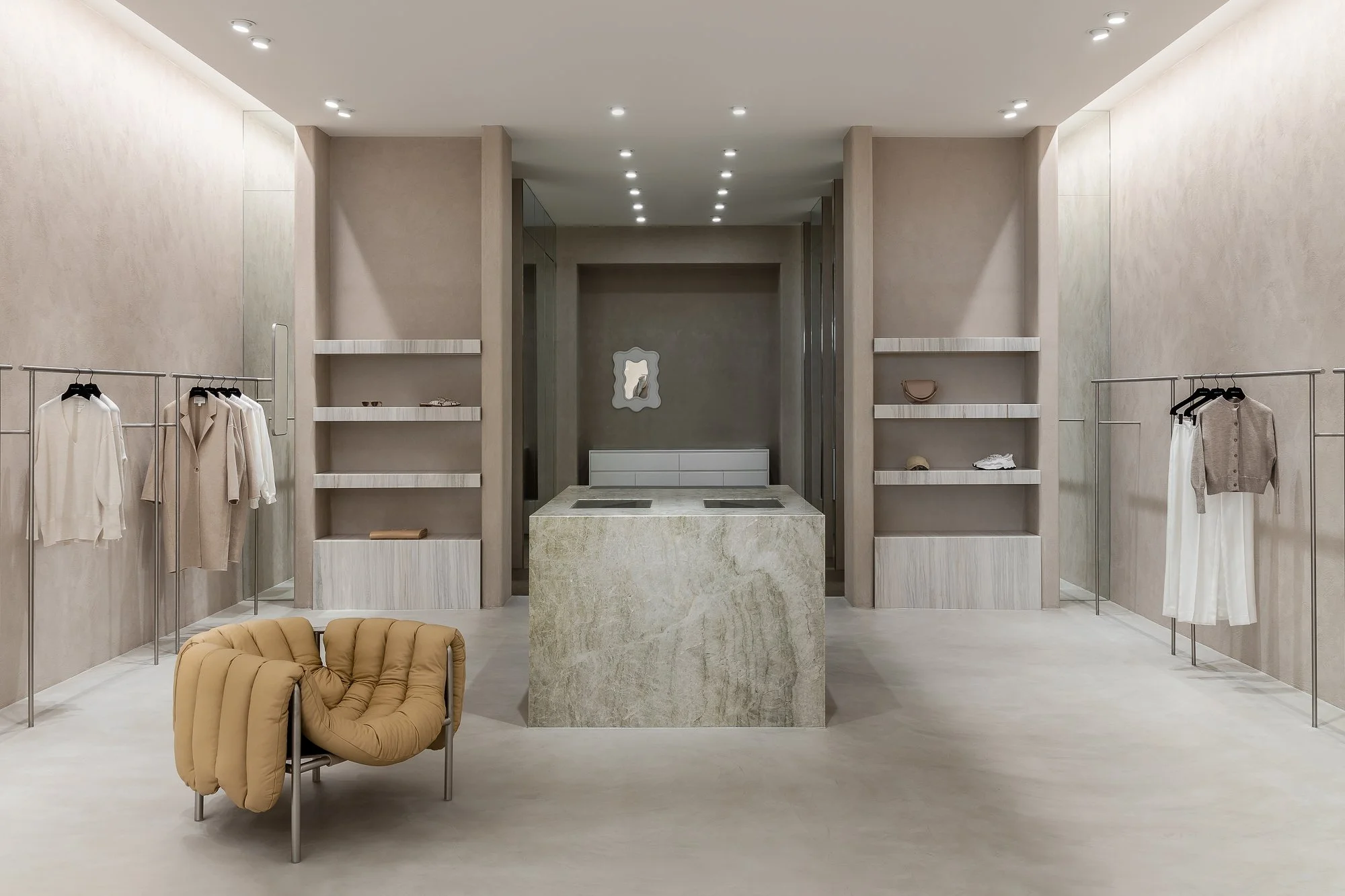 V&W | CHADSTONE