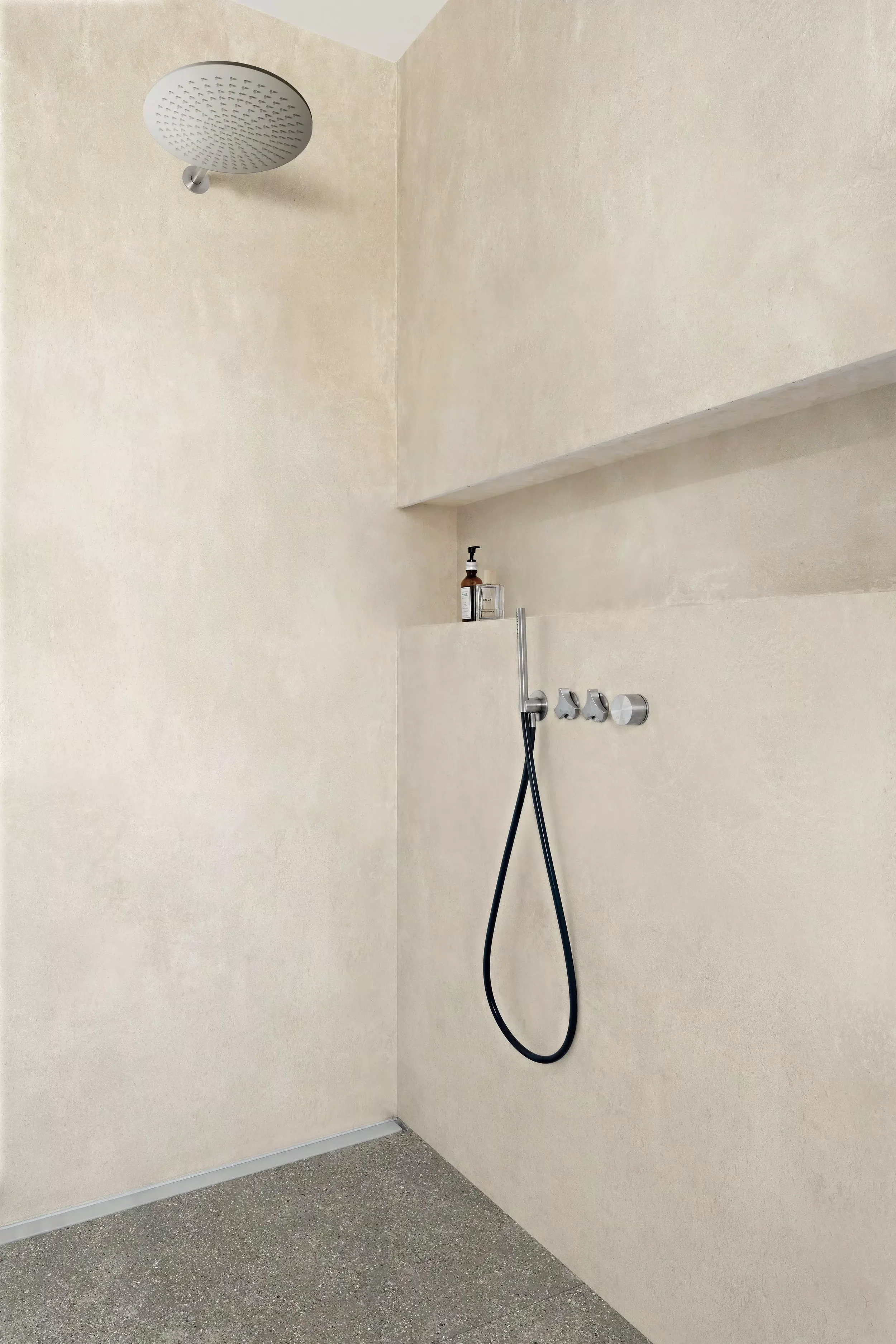 Cure 01 60x30 tile