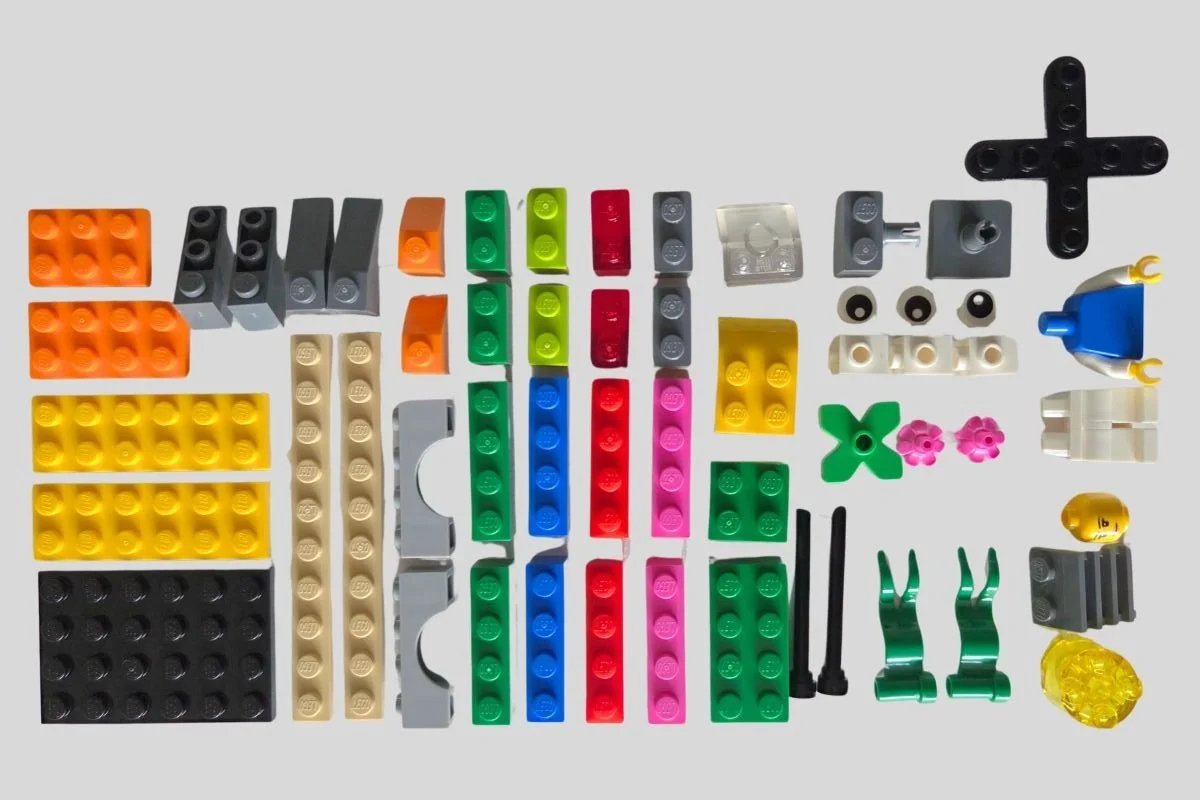 Inhalt eines LEGO® SERIOUS PLAY® Window Exploration Bag mit 51 LEGO® Elementen