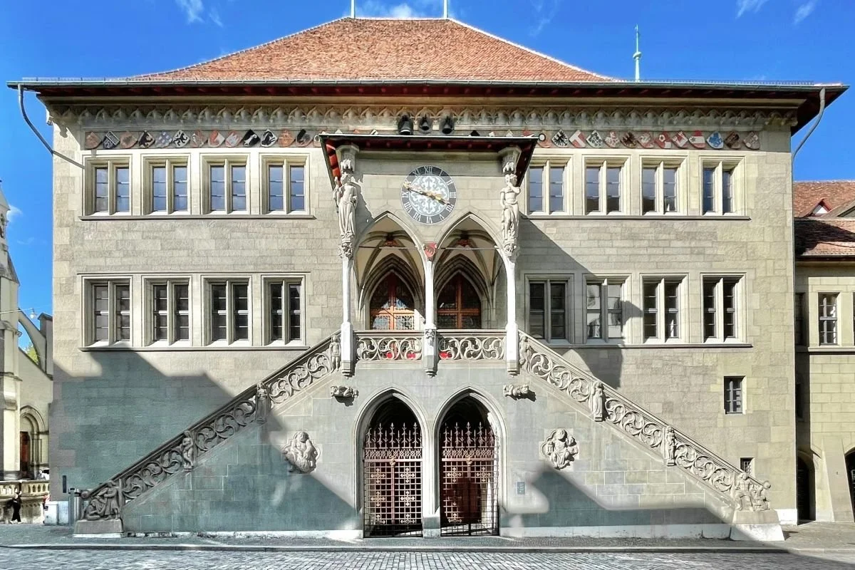 Berner Rathaus als Sitz des Kantons- und Stadtparlaments Bern und Symbol für Föderalismus und Demokratie in der Schweiz.