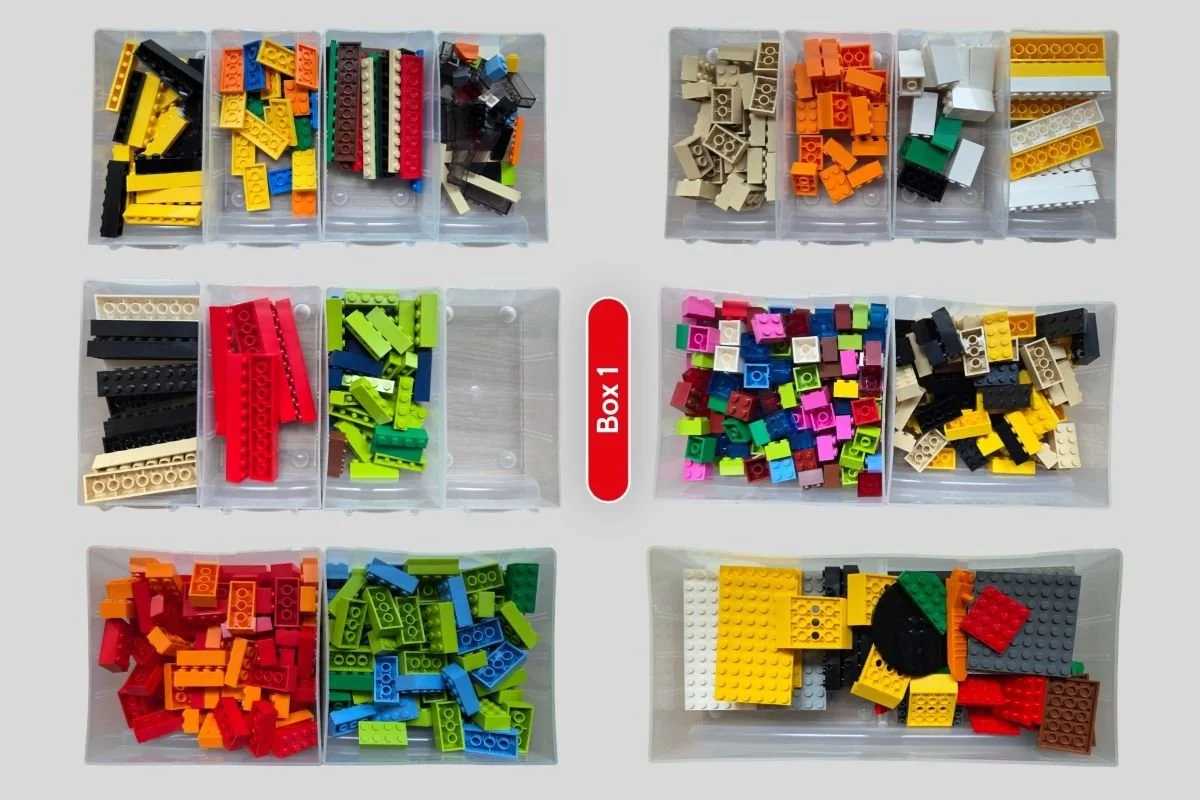 Sortierte LEGO® Elemente im Identity & Landscape Set – Box 1