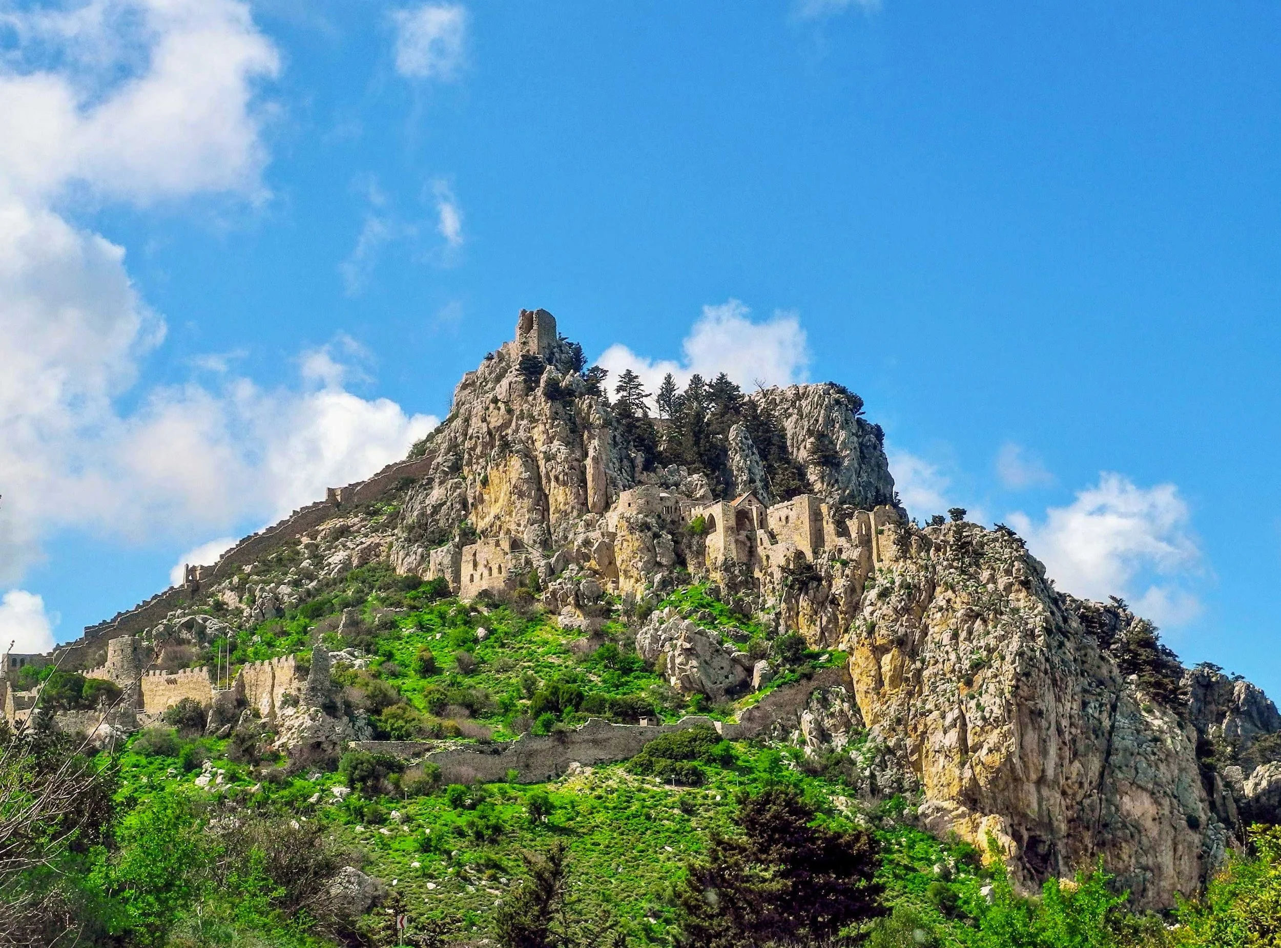 Saint-Hilarion-Castle-on-Pentadaktylos-mountain.jpg