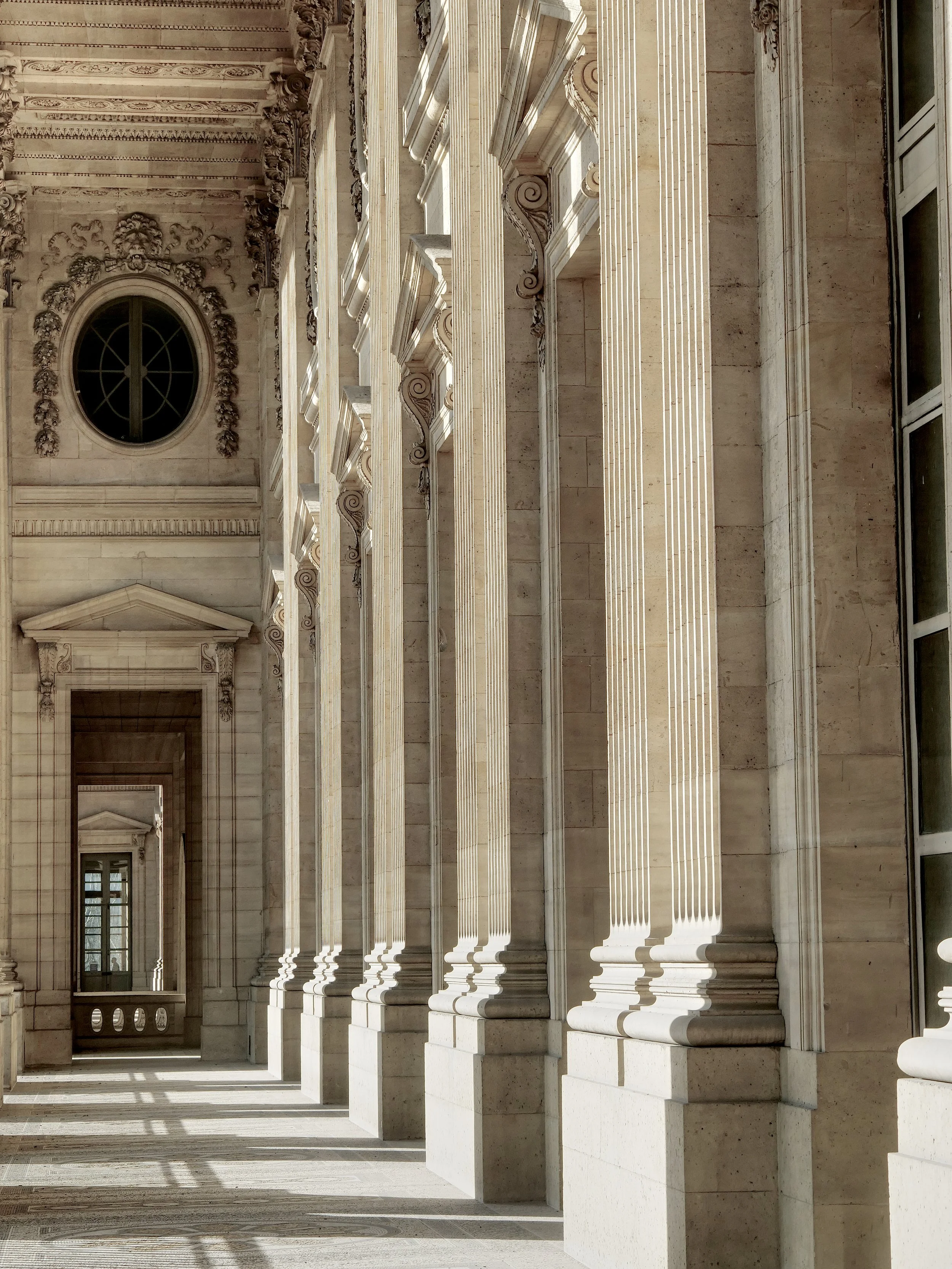 P1043759_LouvreGallery.jpg