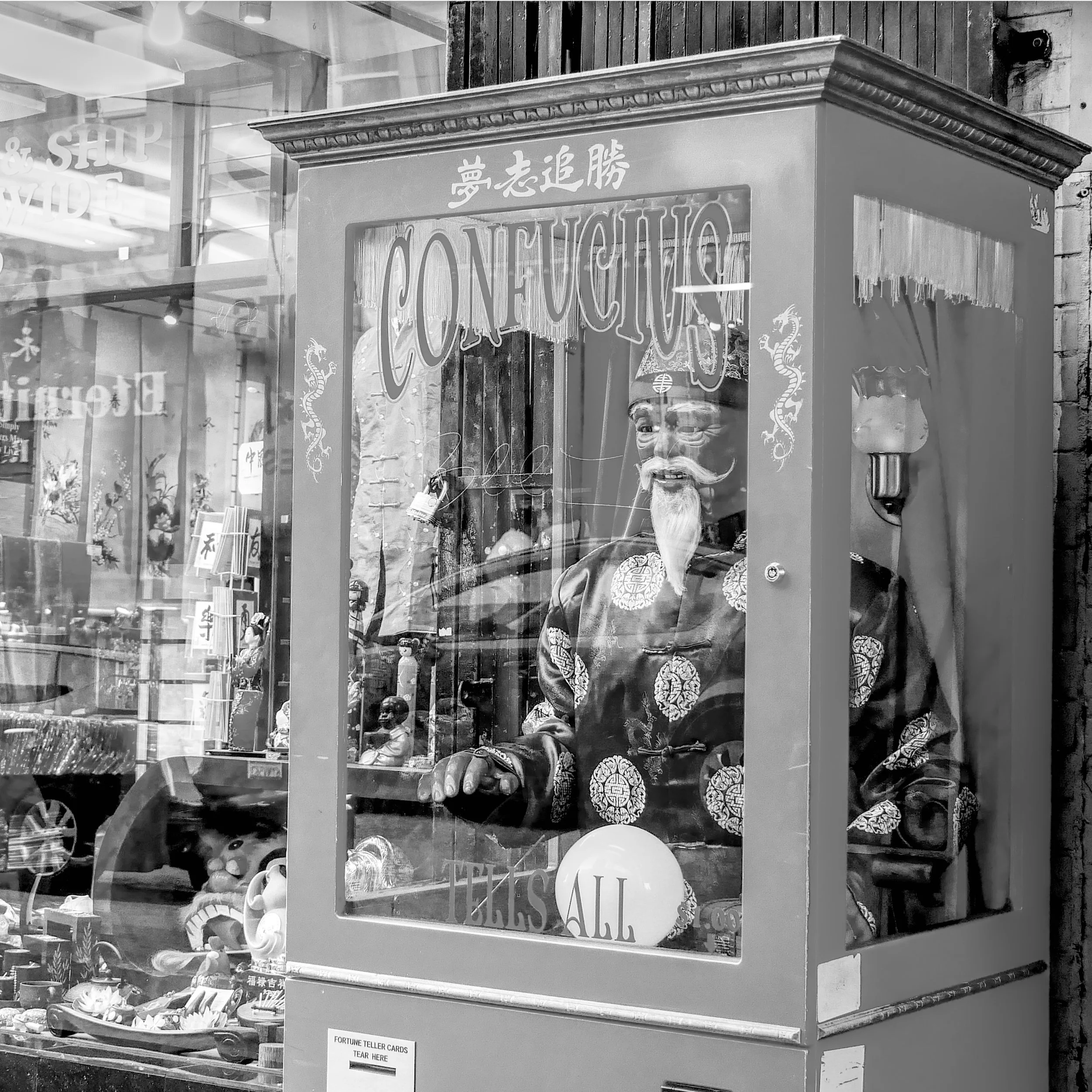 P1030703_B&WFortuneTeller.jpg
