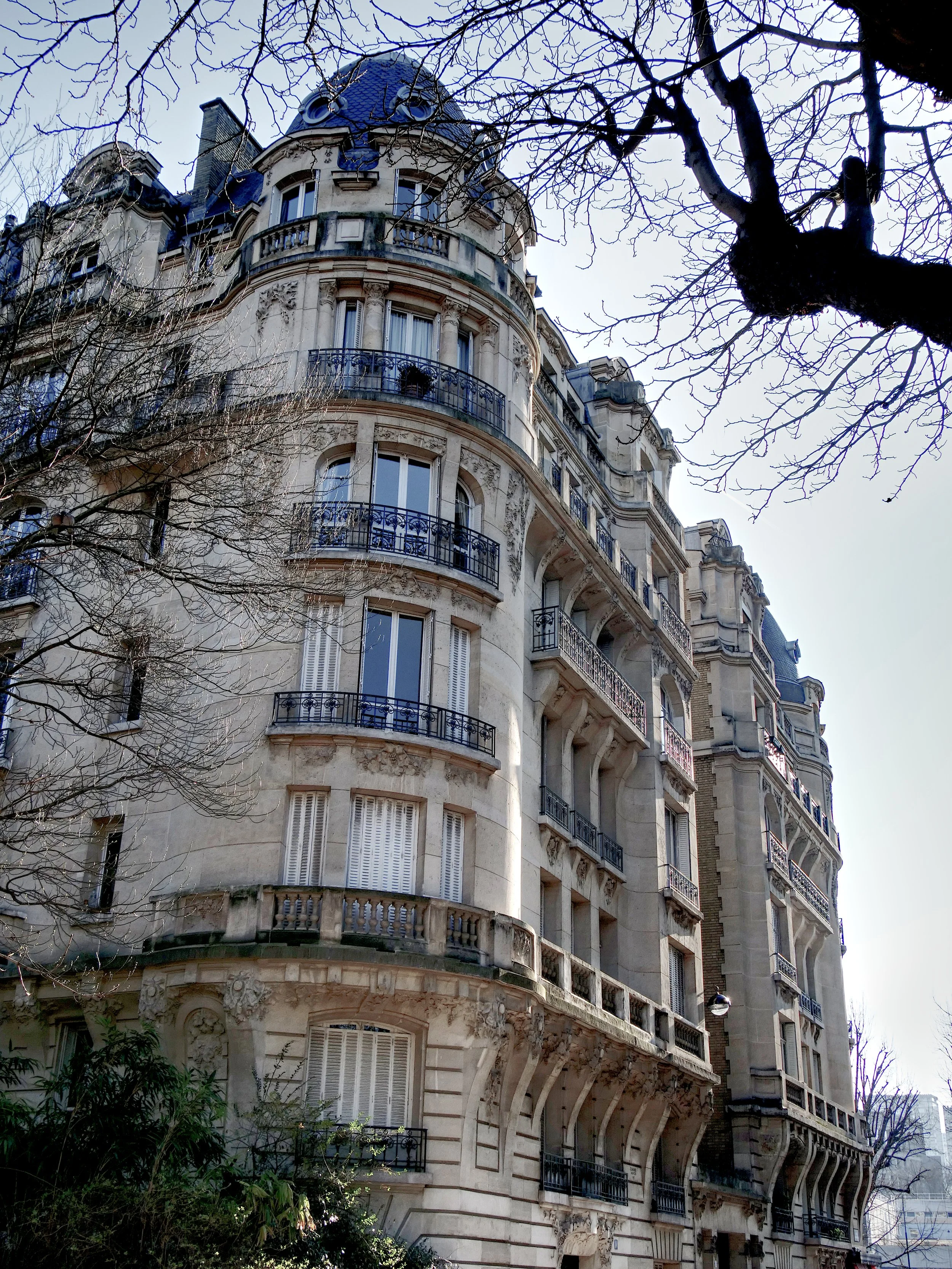 P1010674_StreetAroundTower.jpg
