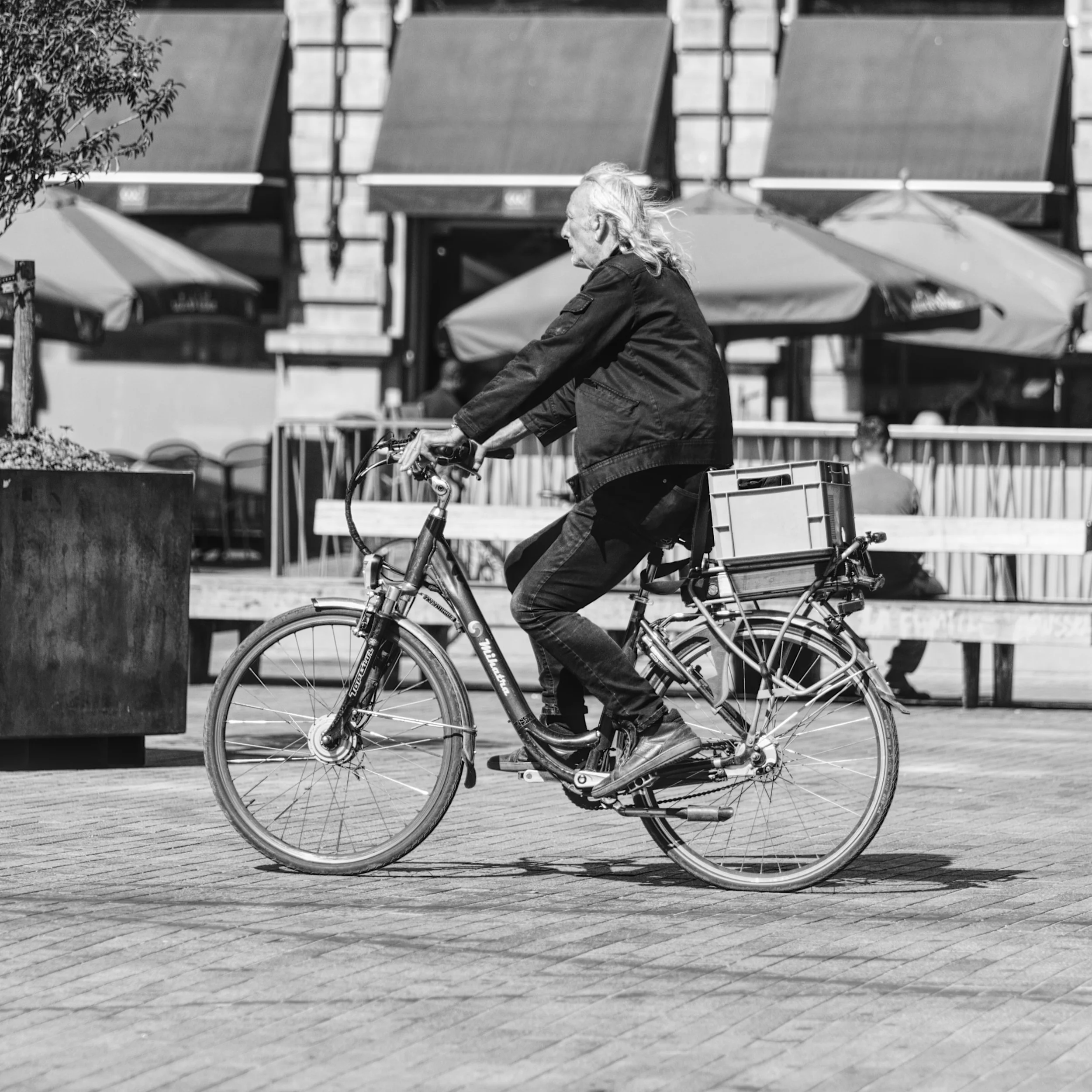 A7404439_BelgPeopleB&W.jpg