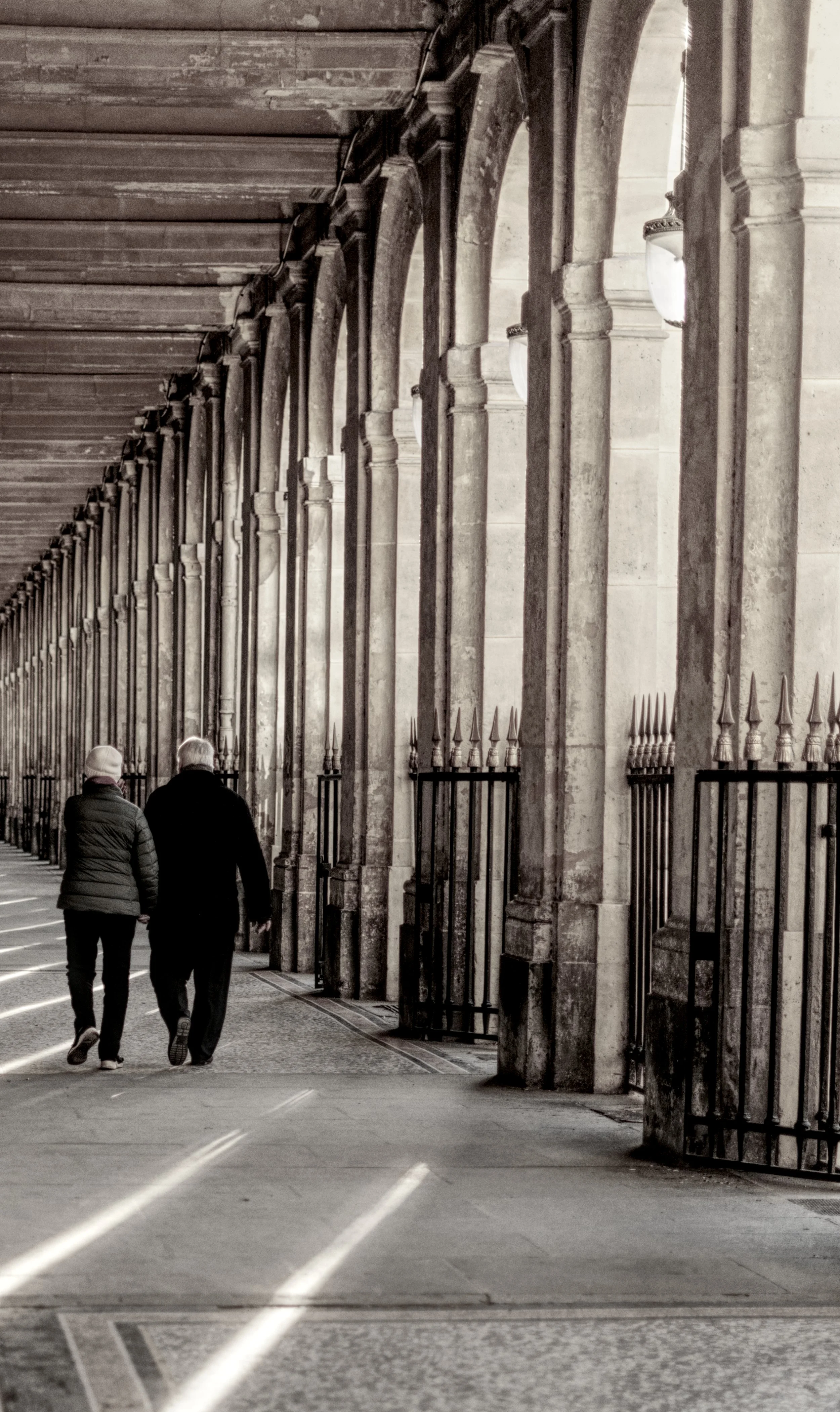 A7406735_PalaceGarden_Couple.jpg