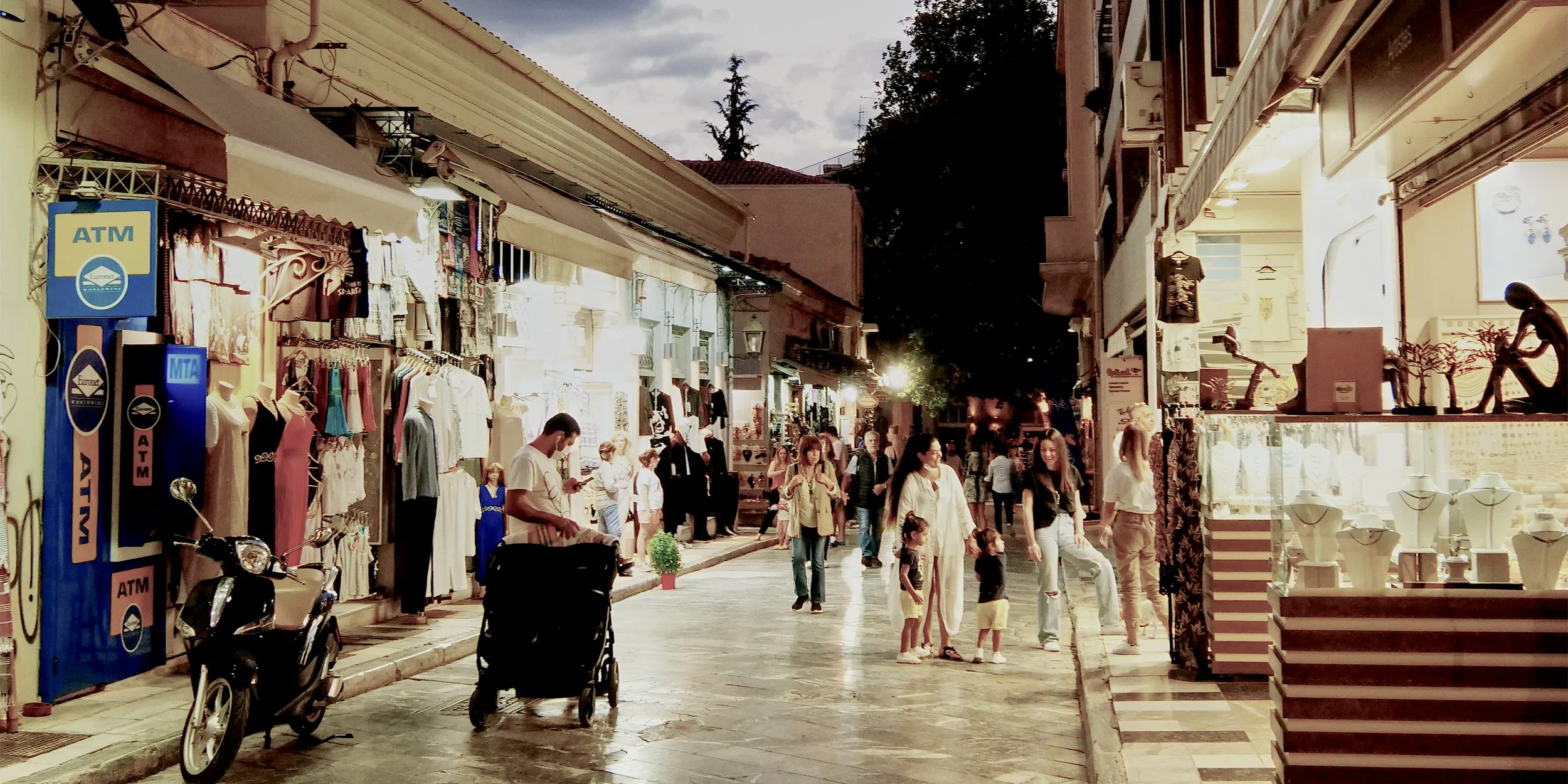 P1027505_InTheStreet.jpg