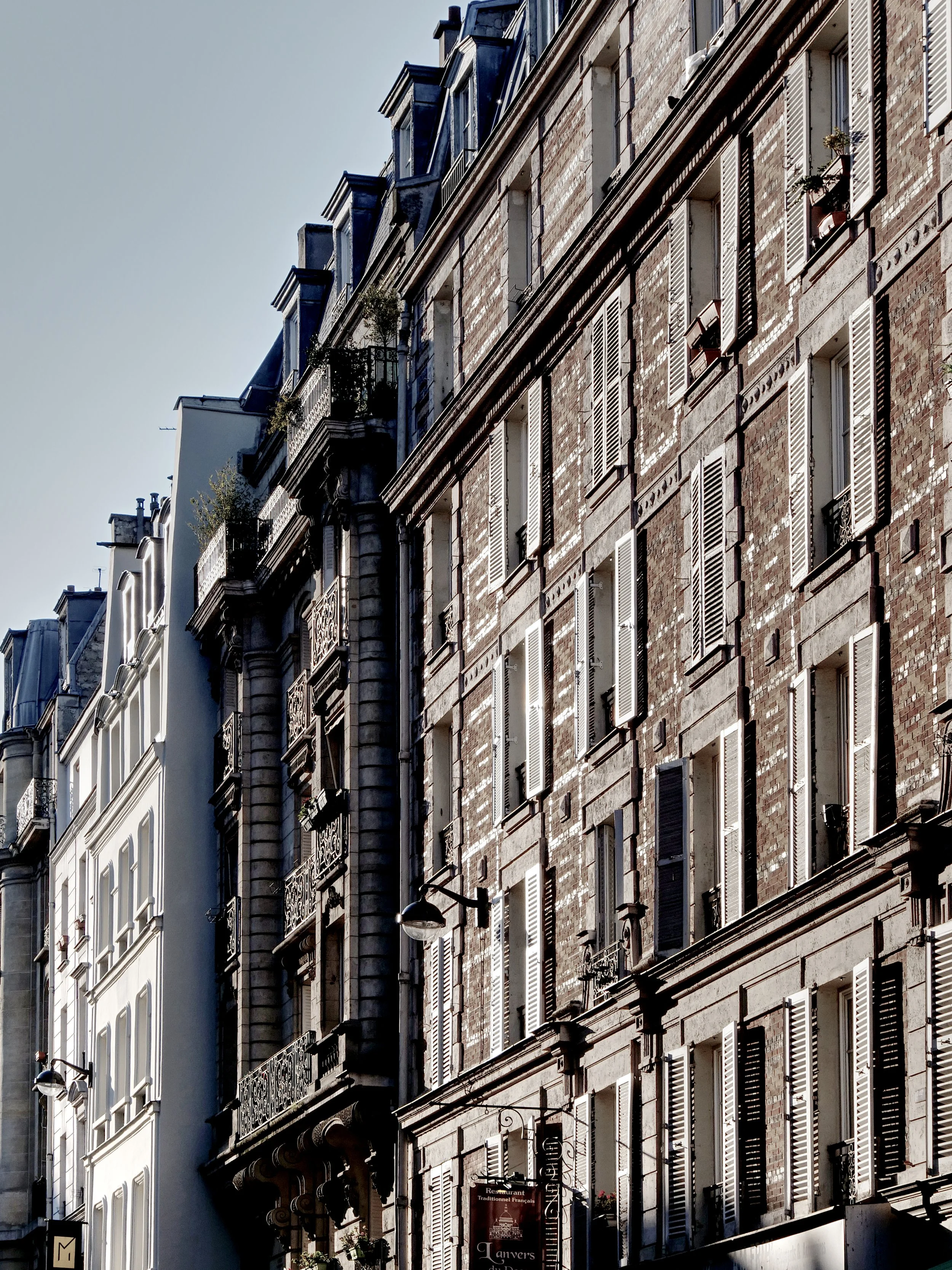 P1010699_ParisStreet.jpg