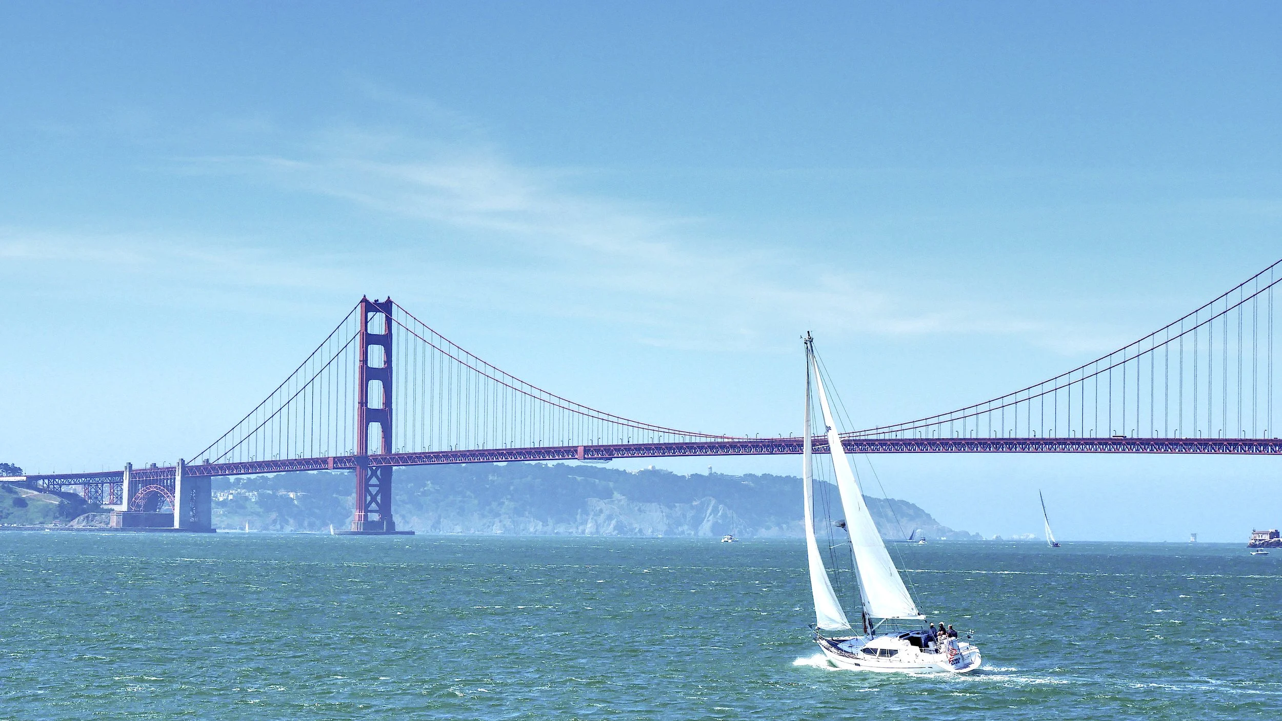P1030593_BoatAndBridge.jpg