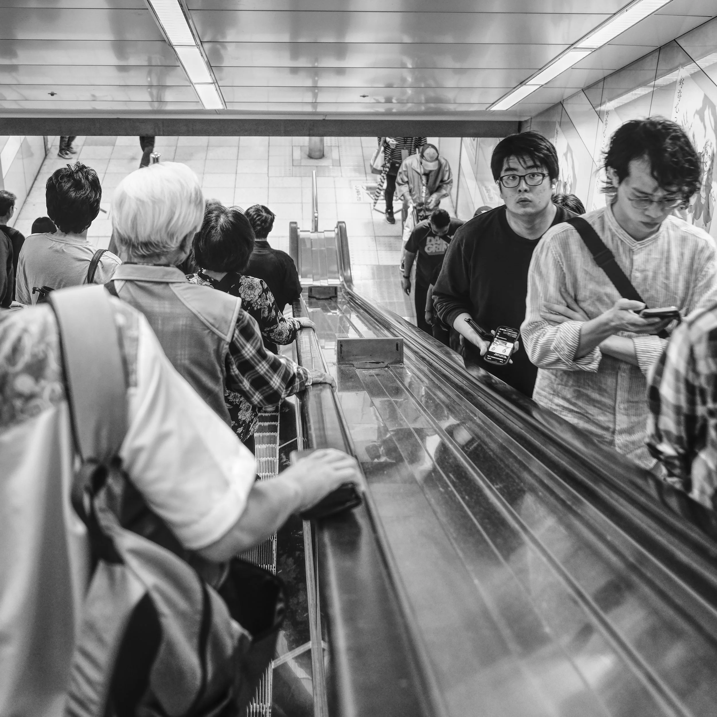 AF060195_Escalator.jpg