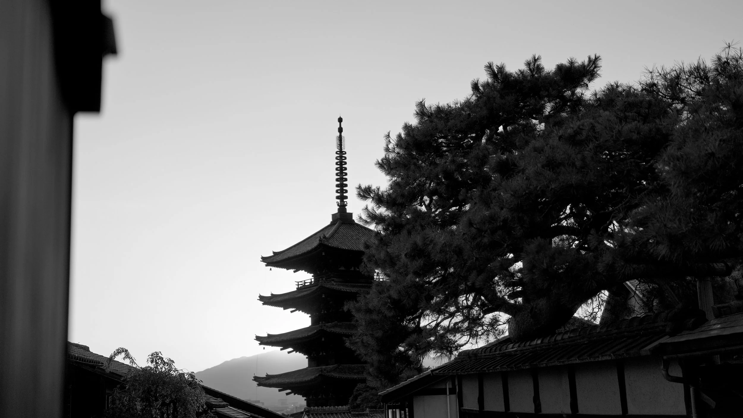 B&W_D1_GionSunSet_A7V01605.jpg
