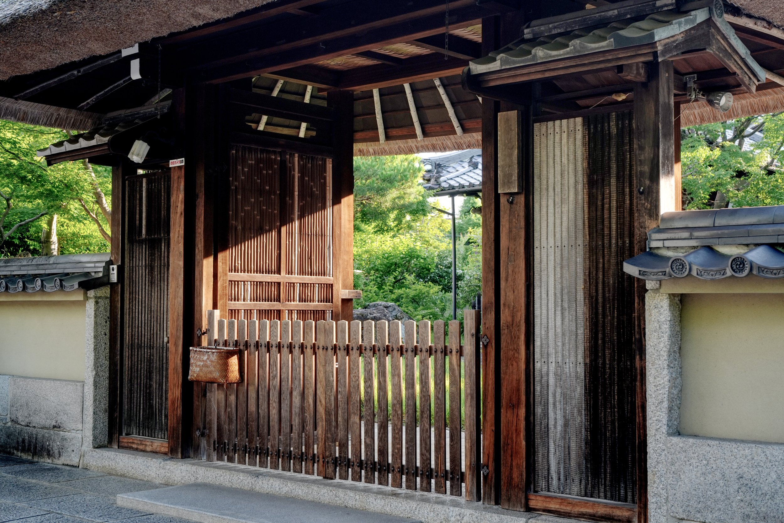 D1_GionGate_A7V01567.jpg