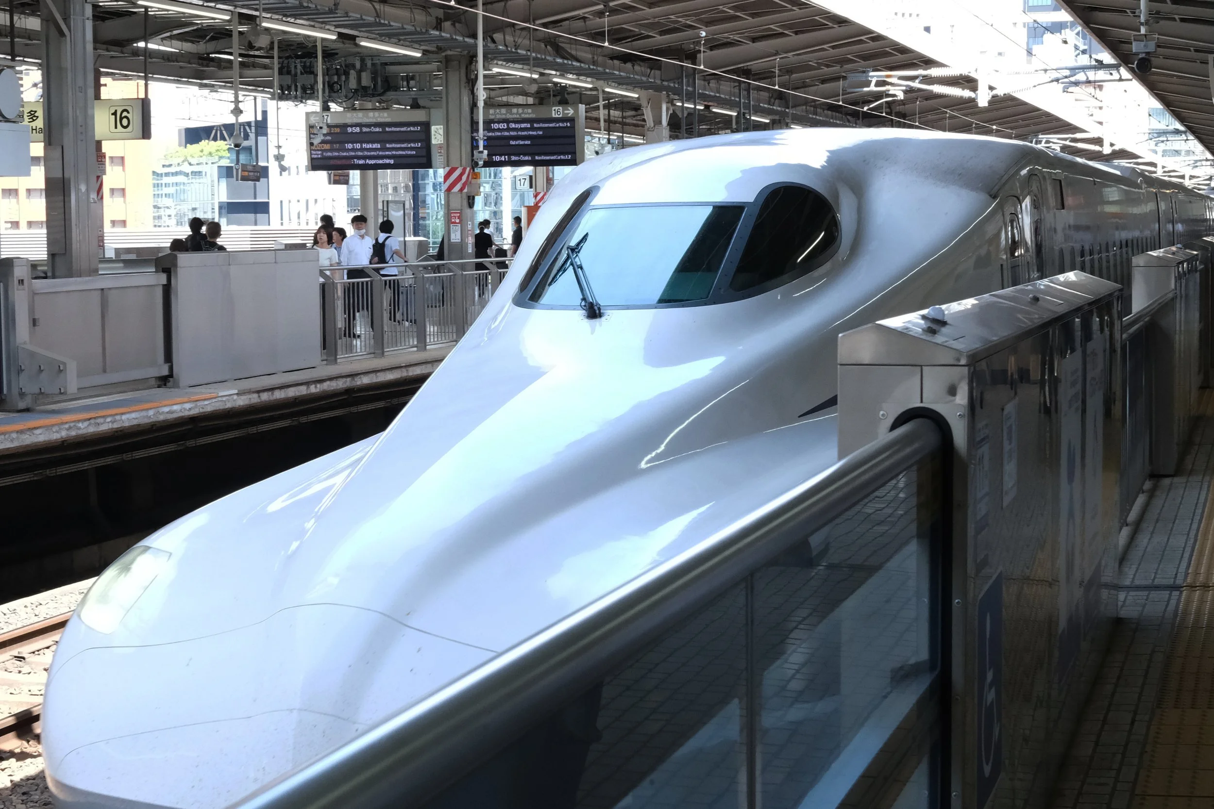 AF080456_BulletTrain.jpg