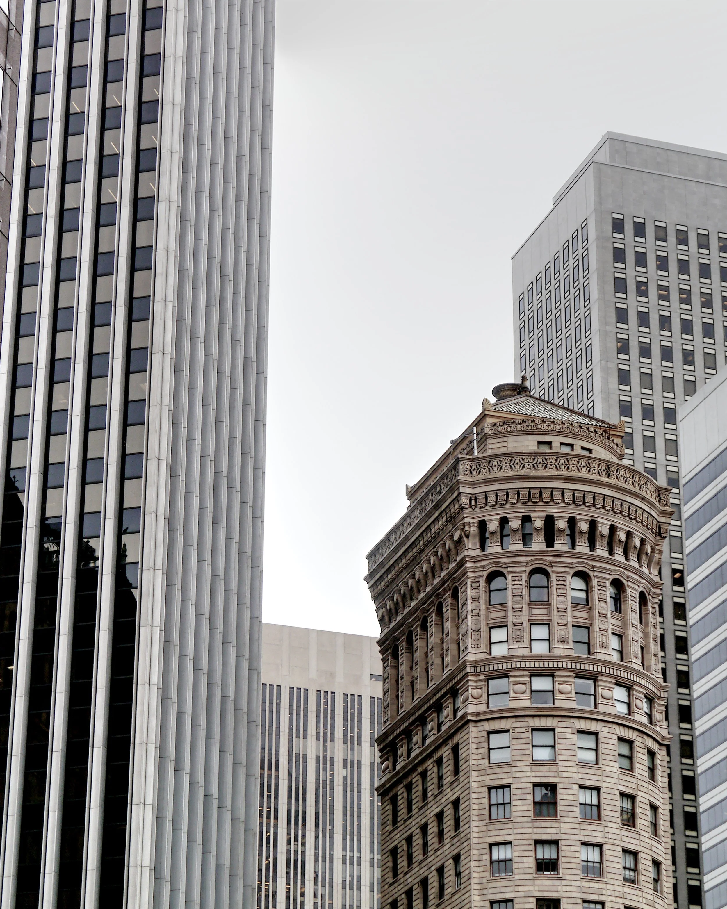 P1060660_BuldingSFO.jpg
