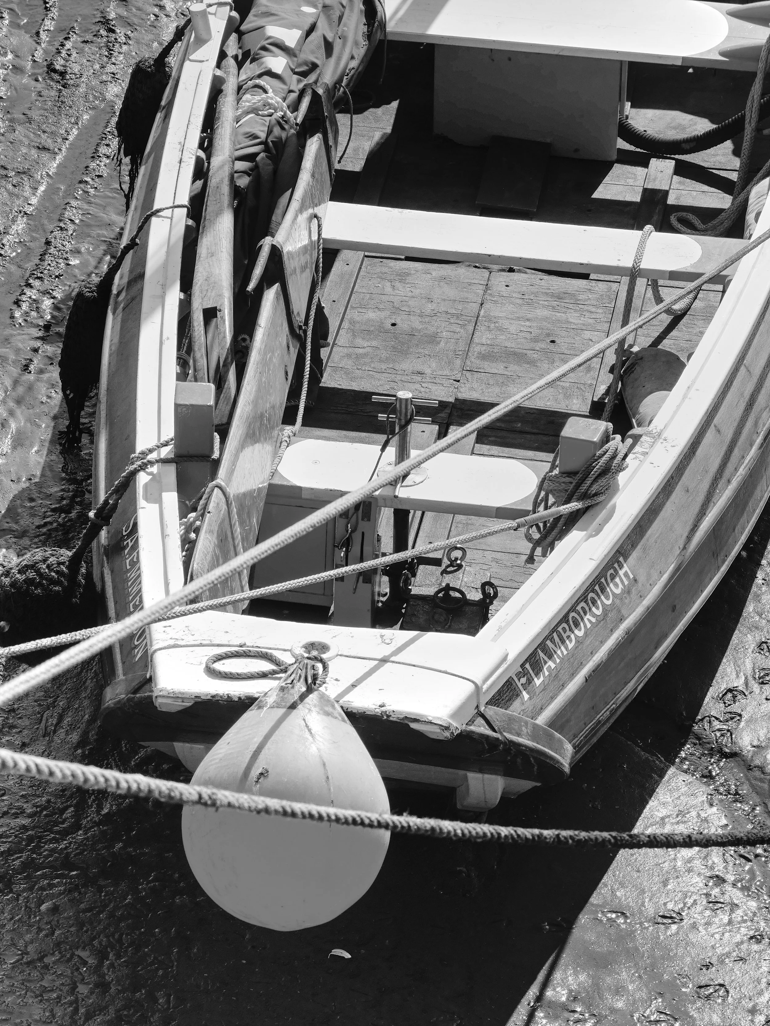 P1032893_B&WBoat.jpg