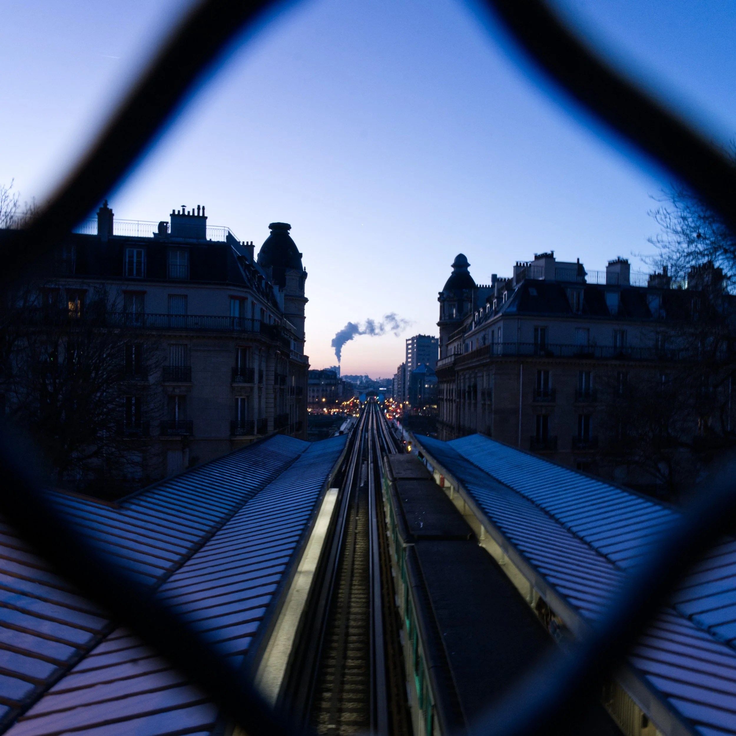 A7406847_PassyBridge_90.jpg