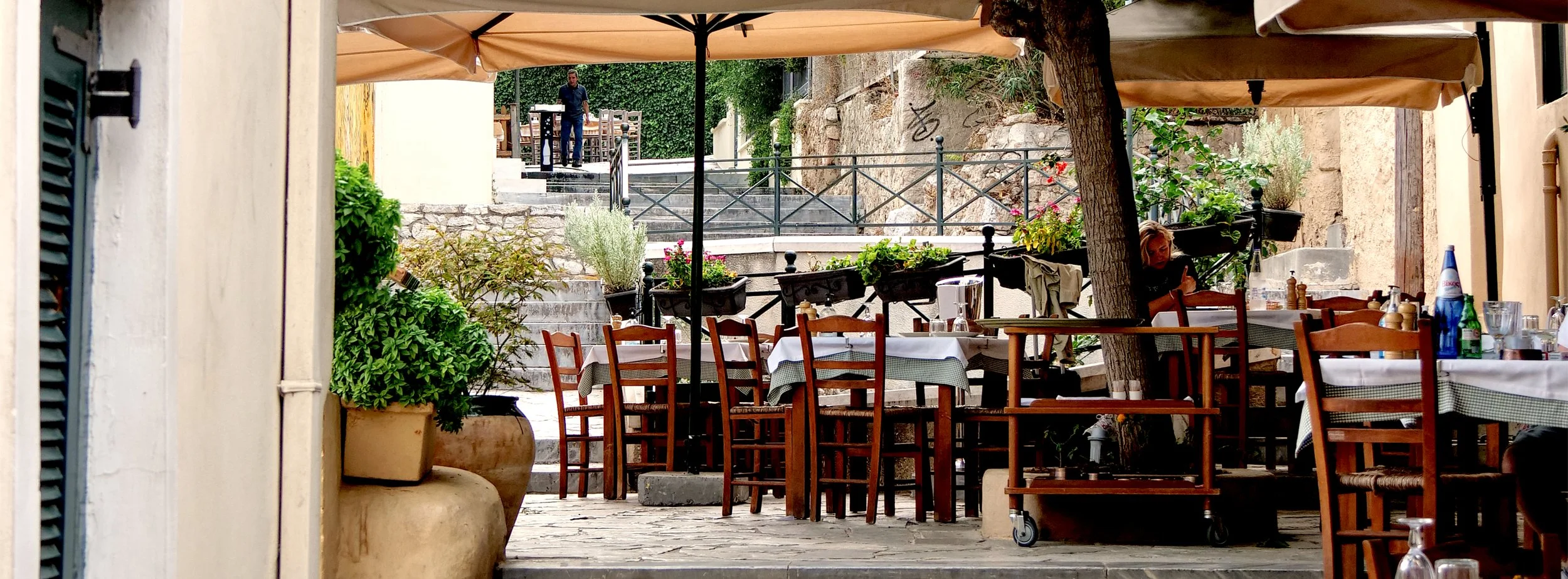 P1027197_IntheStreet.jpg
