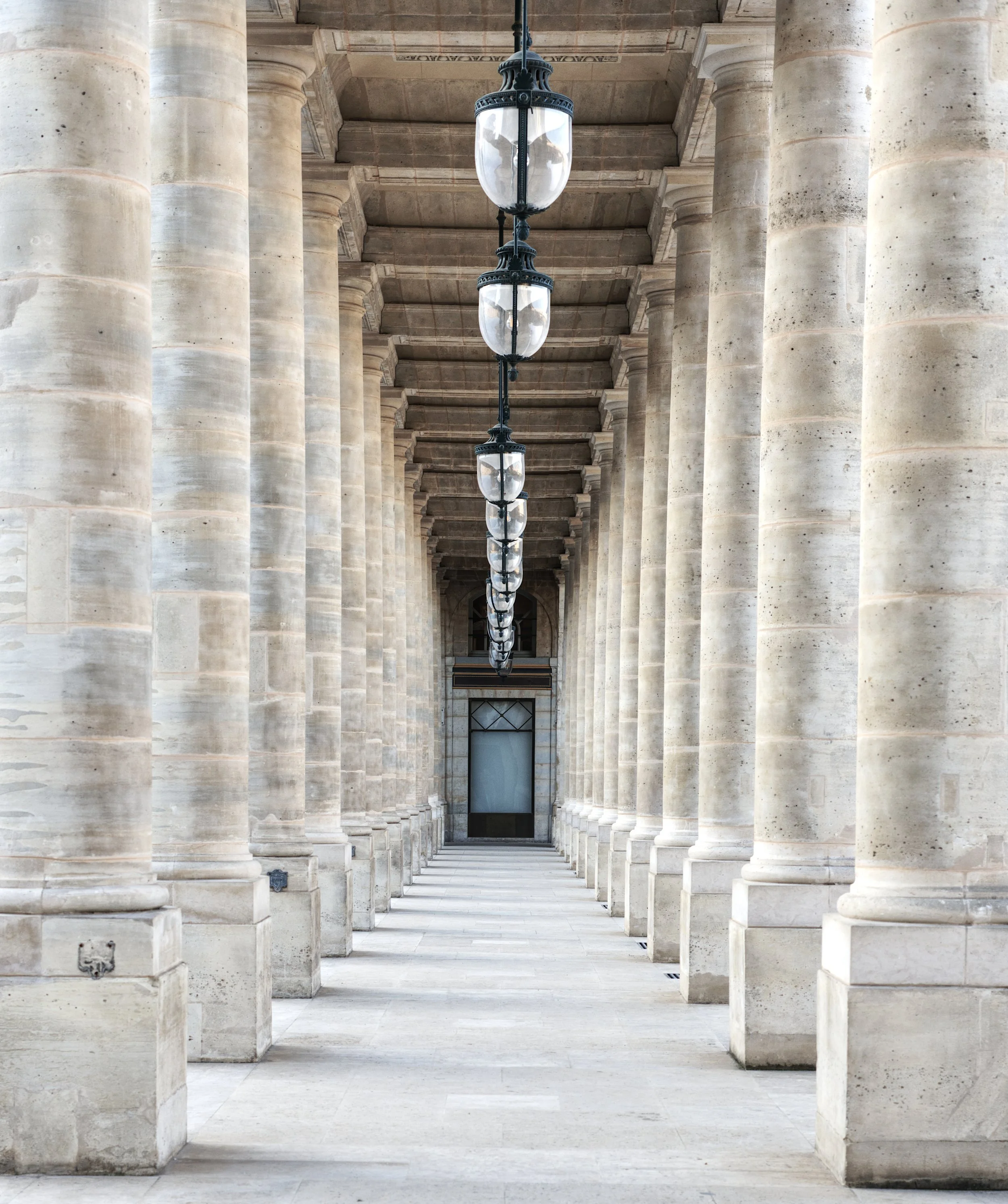 A7406740_GardenPalace_Colonade.jpg