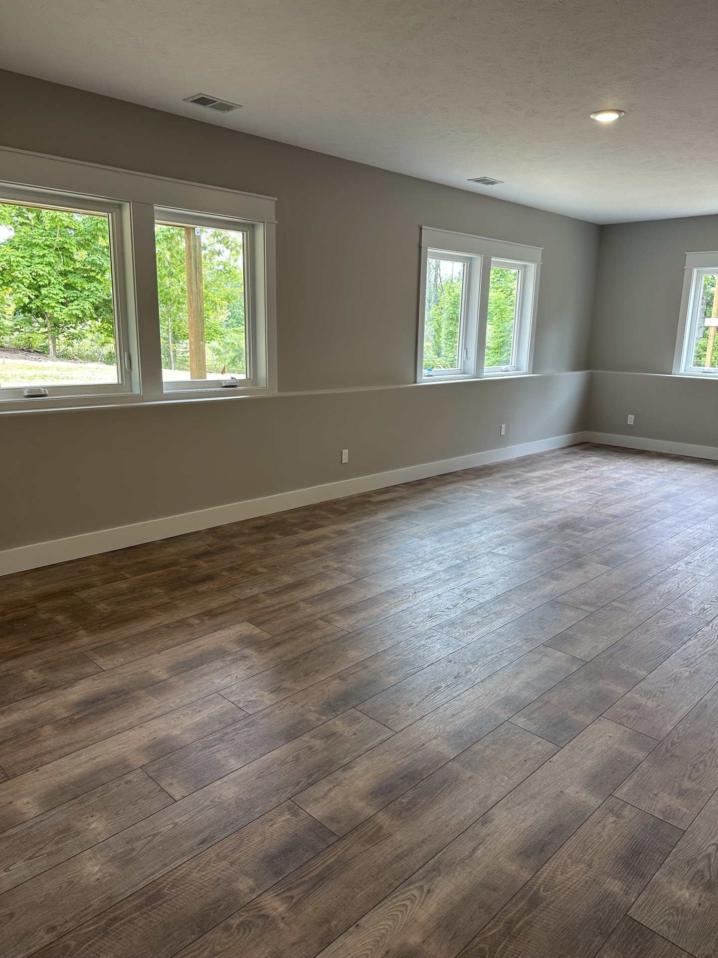 Interior Pic.jpg