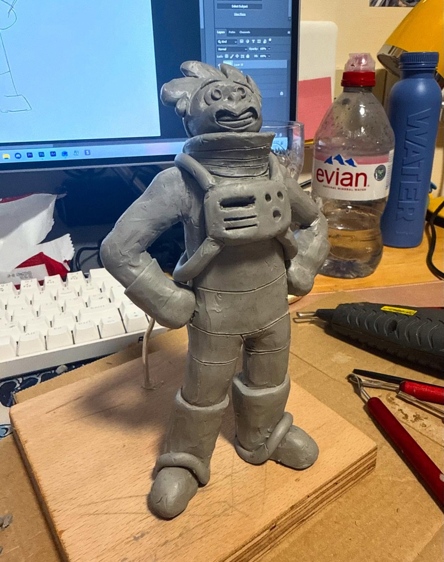 dipped my toe into the maquette-making world again! 

this is a character for an upcoming storyboarding project i&rsquo;m making as part of my MA - i&rsquo;ve been finding the boarding process so fun, but sometimes i just need that little break of do