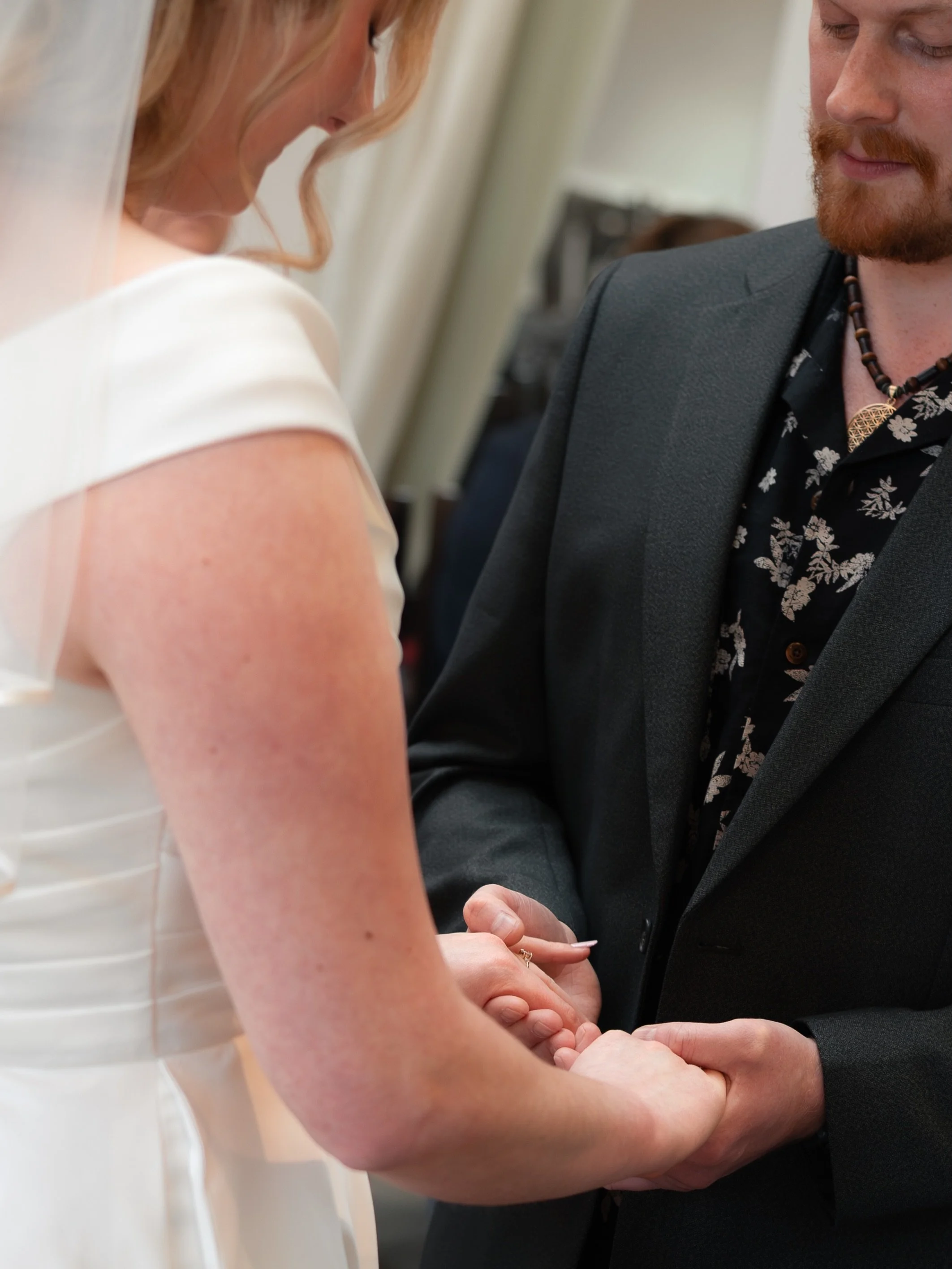 The loveliest ceremony at York Register Office for Erin &amp; Sean. Can you spot Erin&rsquo;s something blue? 💙

@yorkregisteroffice 

York City Wedding | York Elopement | Registry Office Weddings