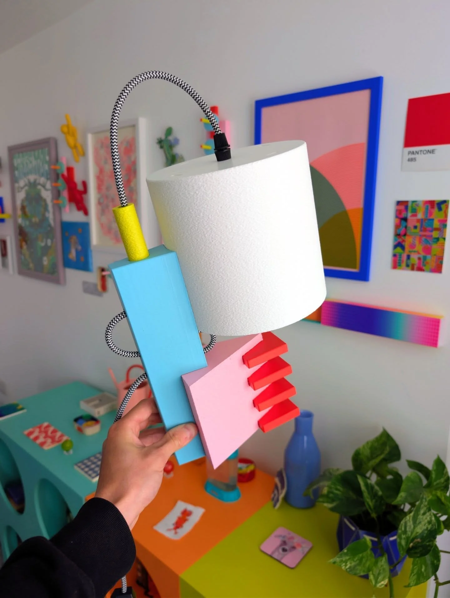 I have spontaneously decided that I need to make more lamps. Here's one more to add to the collection 💡