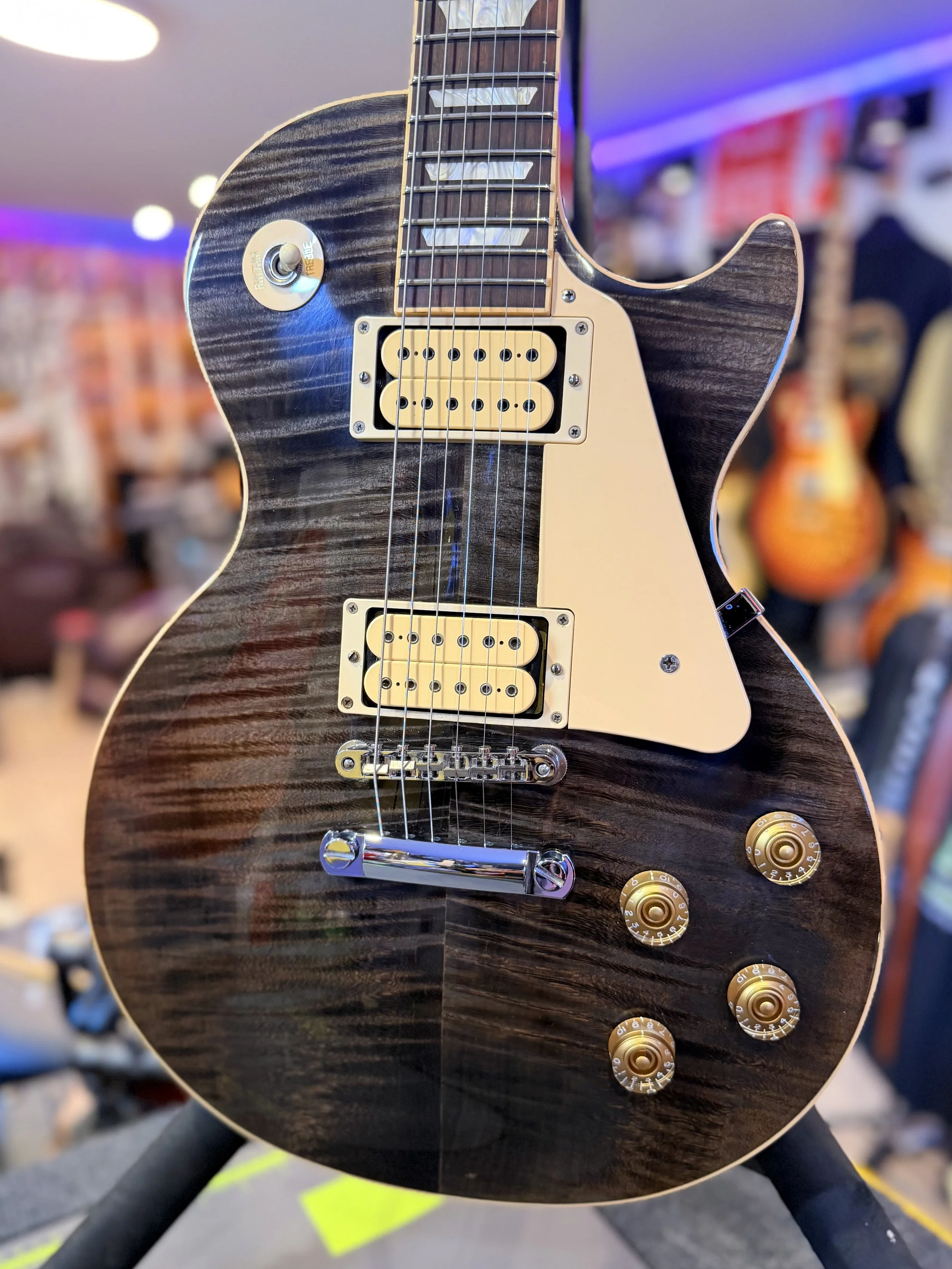 Gibson Les Paul Signature T – Translucent Black