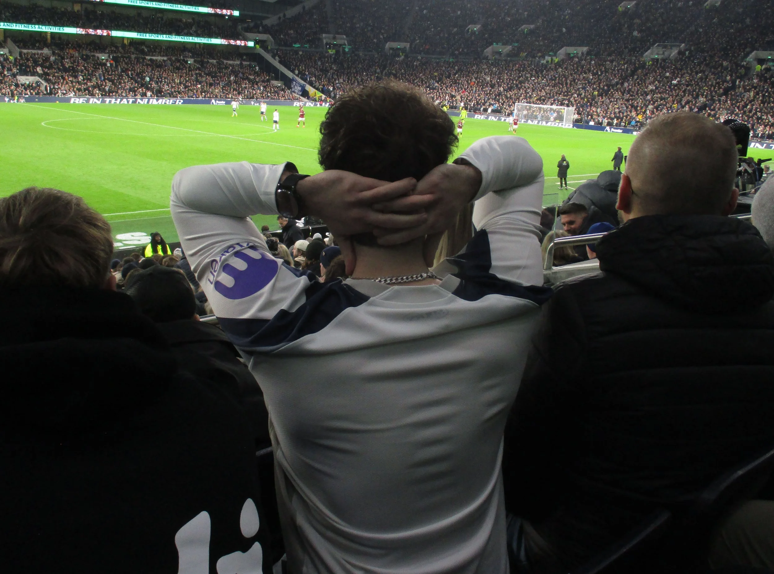 hands on man head v west ham.jpg