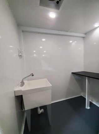 Laundry trailer rental with a wash basin Melbourne Iowa