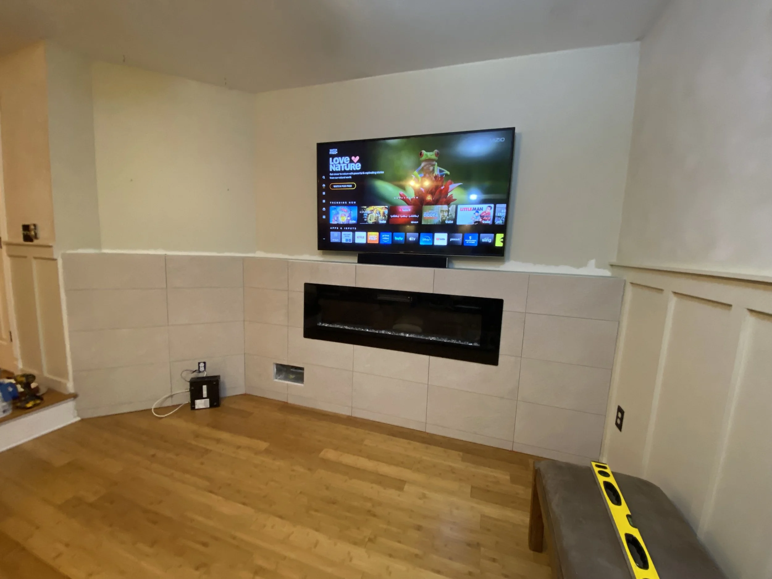Professional tile installation in New Jersey. Ceramic, porcelain, marble and natural stone for bathrooms, kitchens, floors, backsplashes and fireplaces. Licensed & insured.



