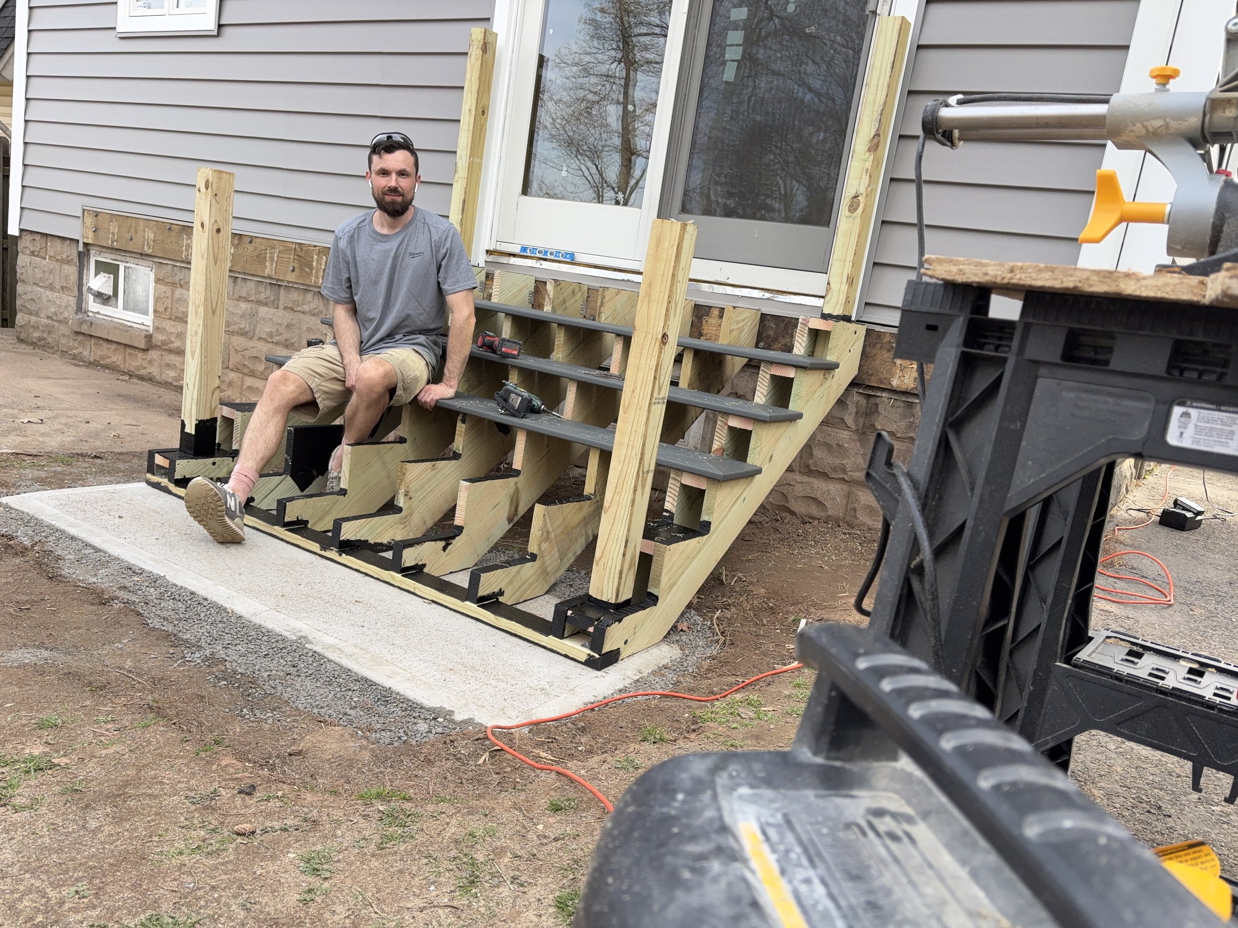 licensed Insured Bonded home improvement contractor in New Jersey composite deck steps stairs design and build 