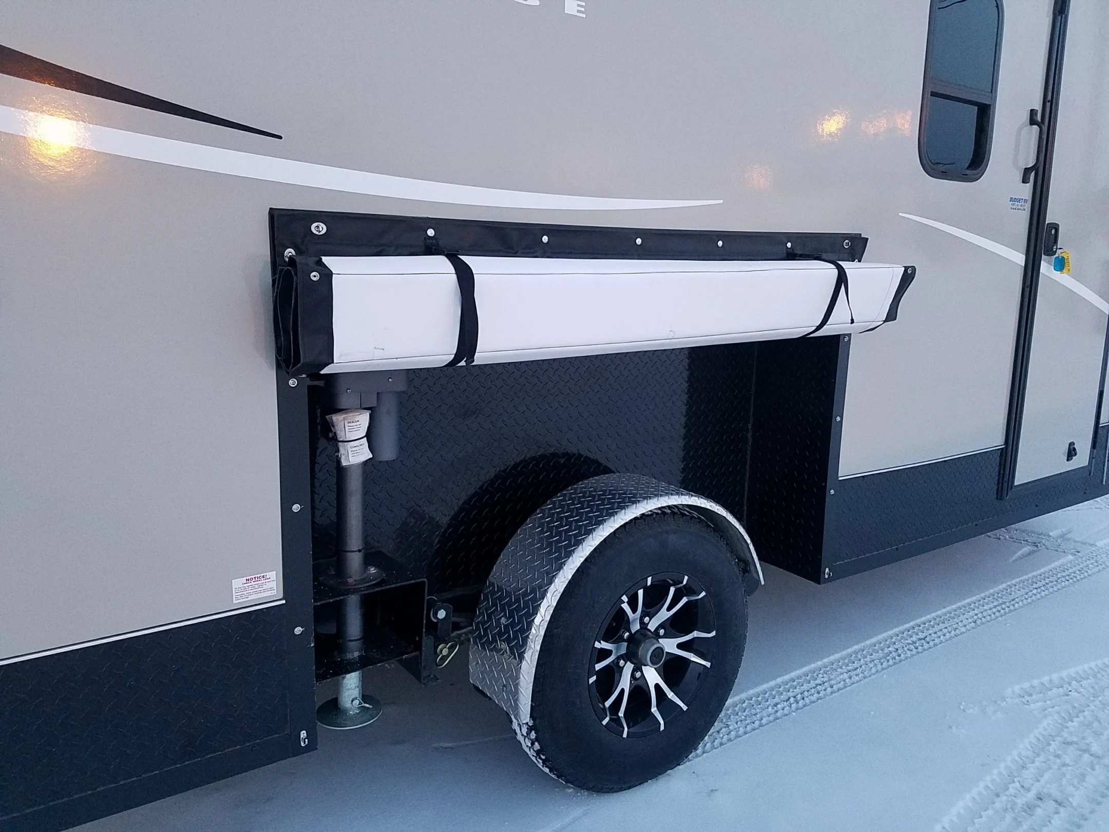 Ice-House-Tire-Covers-5.jpg