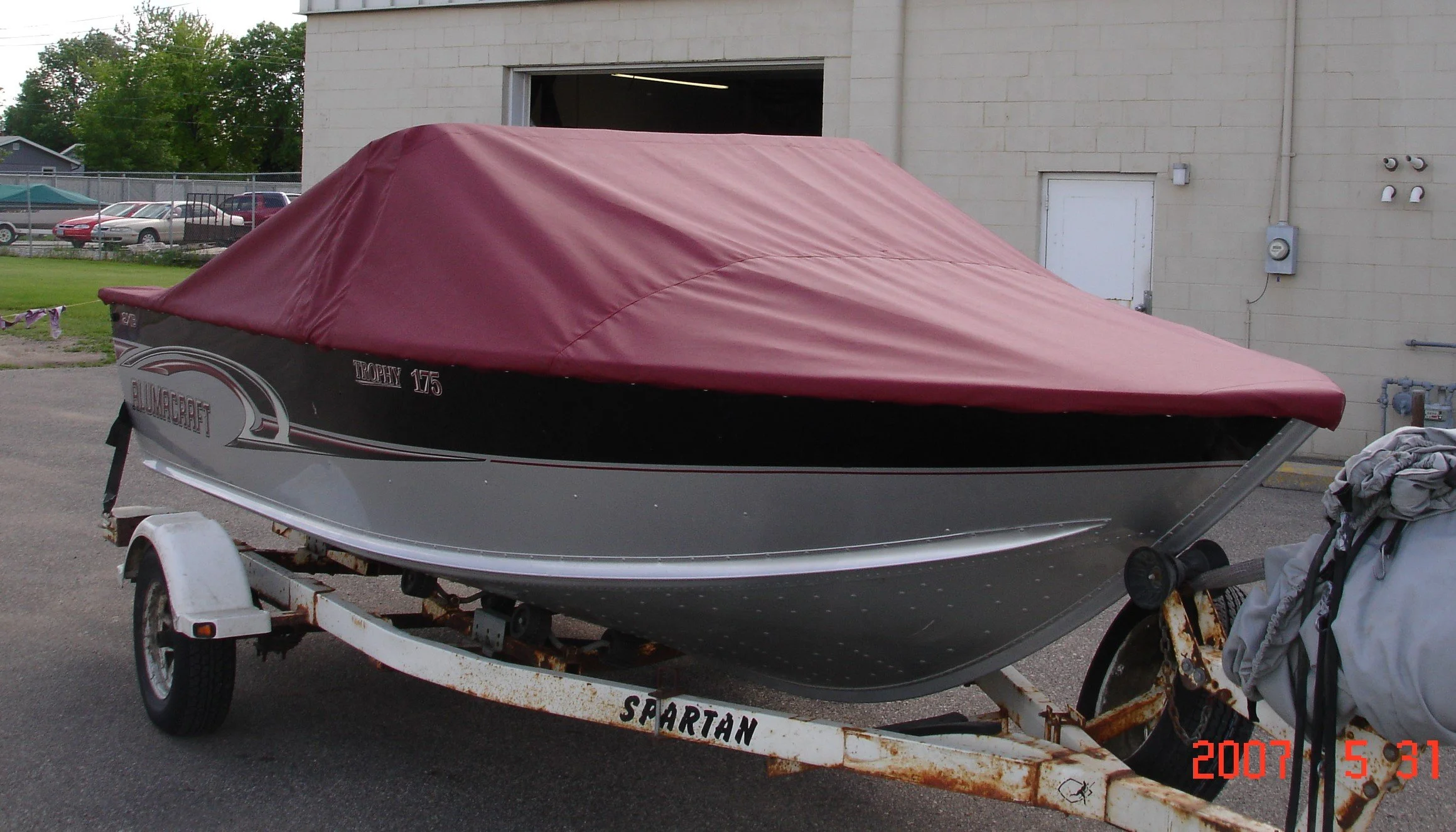 Maroon Snap on Boat Cover