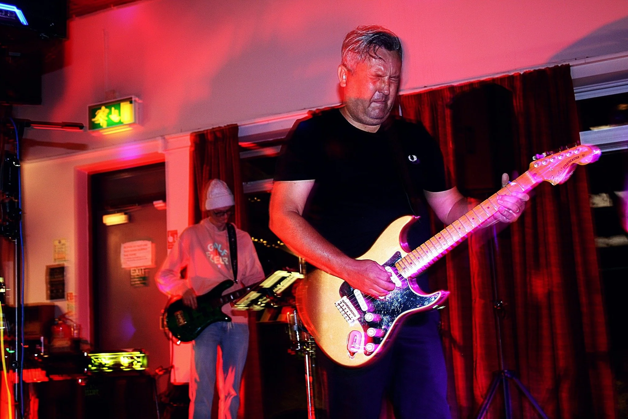 Heres just a few of the fantastic pictures from last weekends gig at Caversham Social Club. We all had a great time, and way more to come shortly!