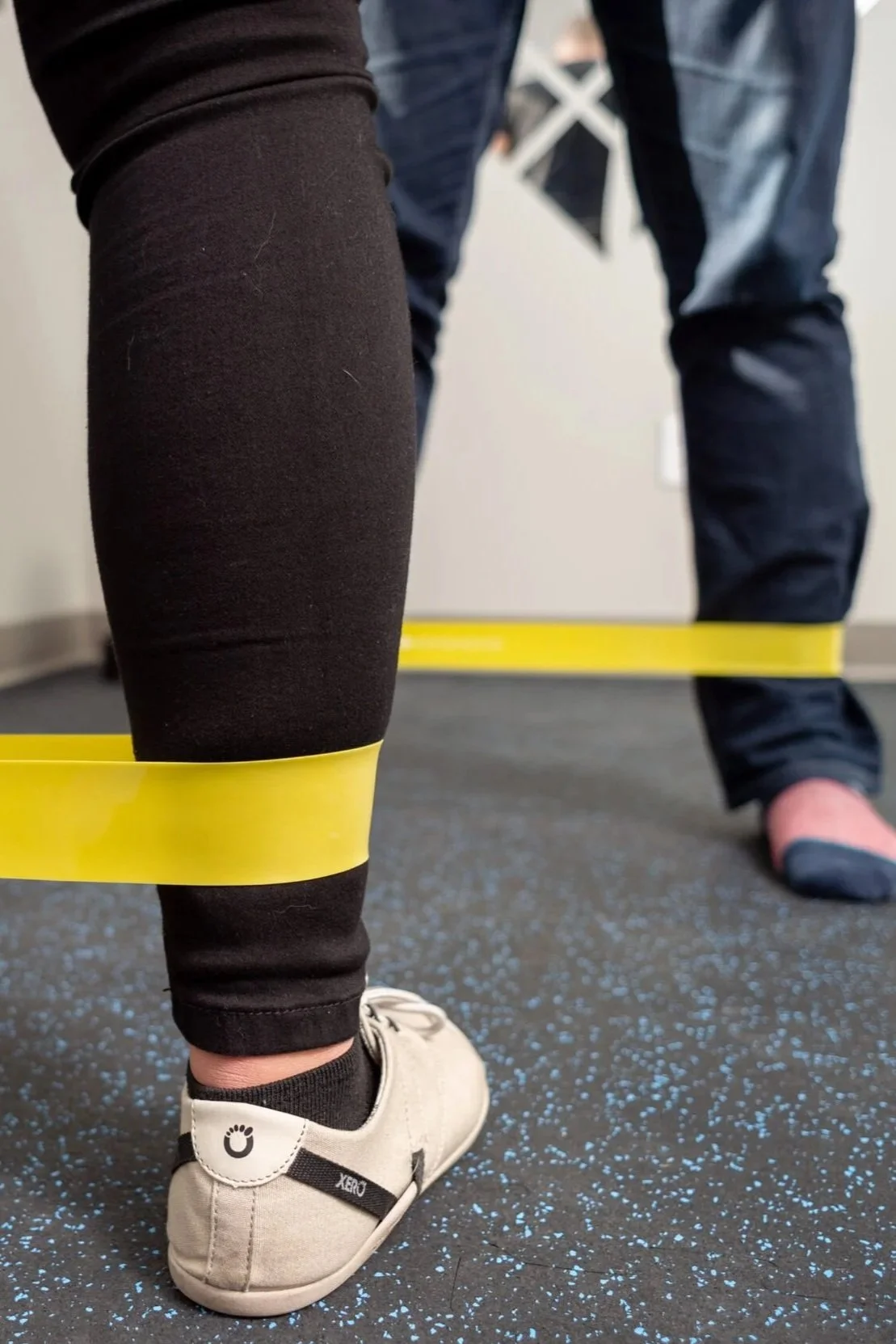 Corrective exercises performed with resistance bands at ICE