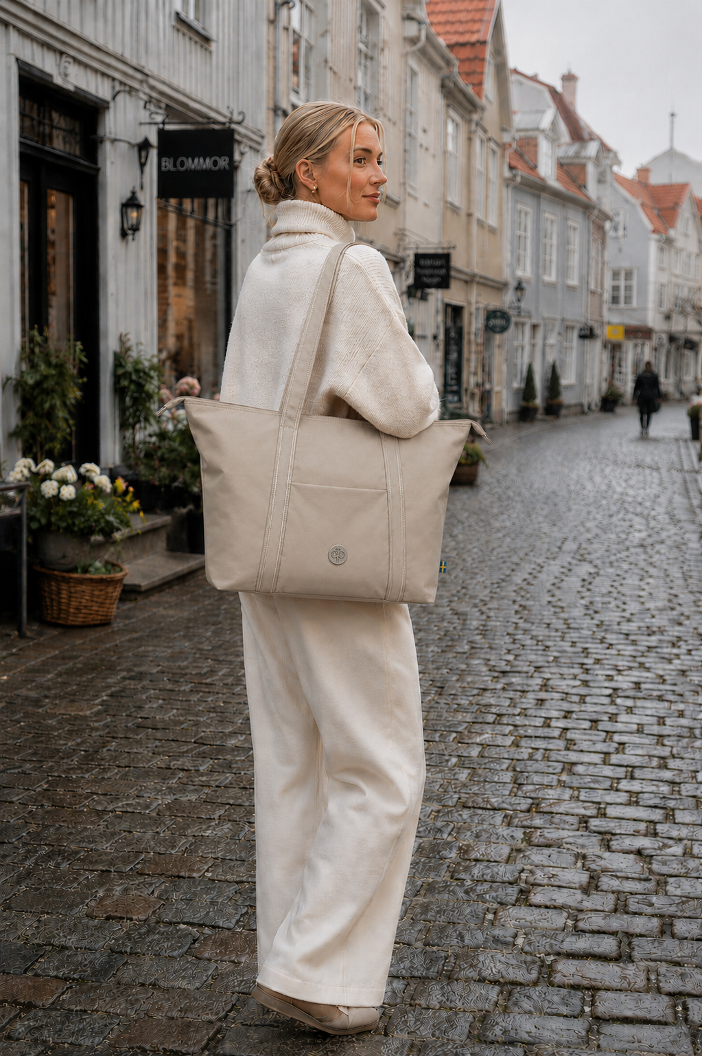 Fryda Tote