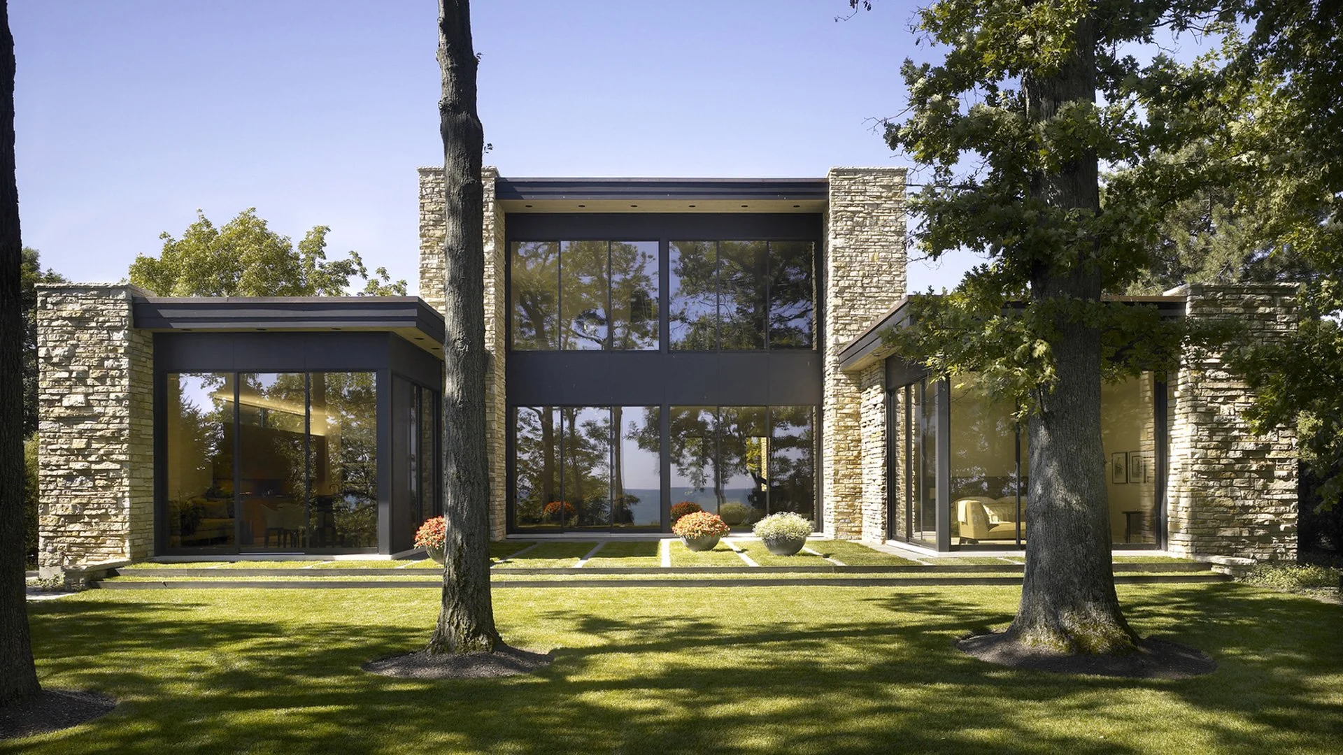 Premiere-Systems-Modern-Lakefront-1.jpg