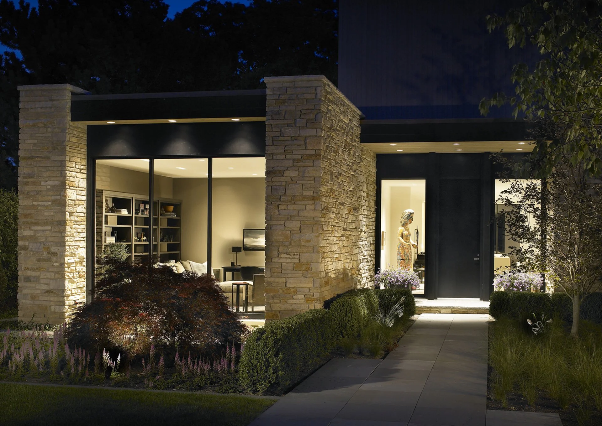 Premiere-Systems-Modern-Lakefront-2.jpg