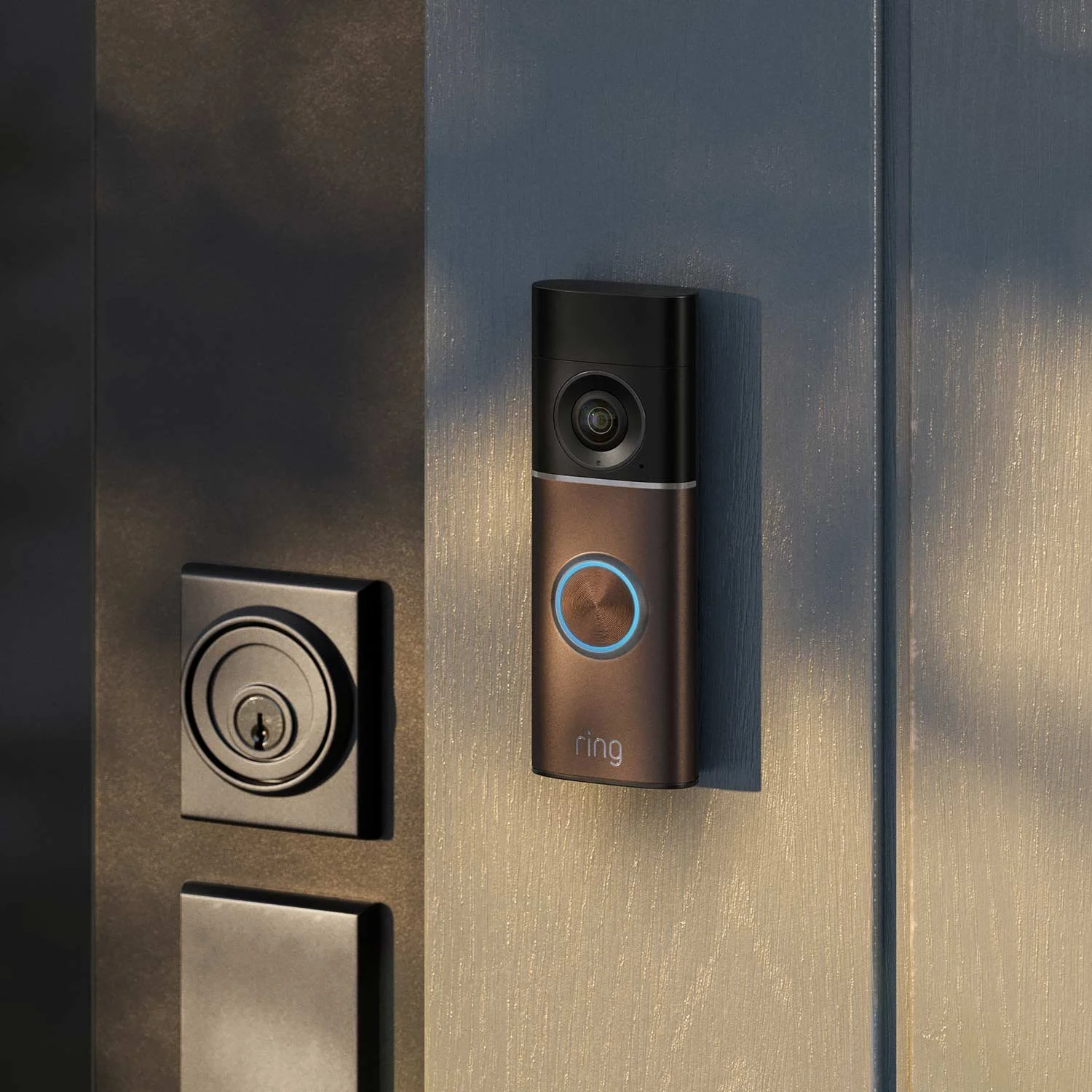 20250707_lifestyle_wireddoorbellprogen3_polishedmocha_frontdoor_US_rgb.jpg