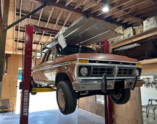Sonny's Garage Picture 2.jpeg