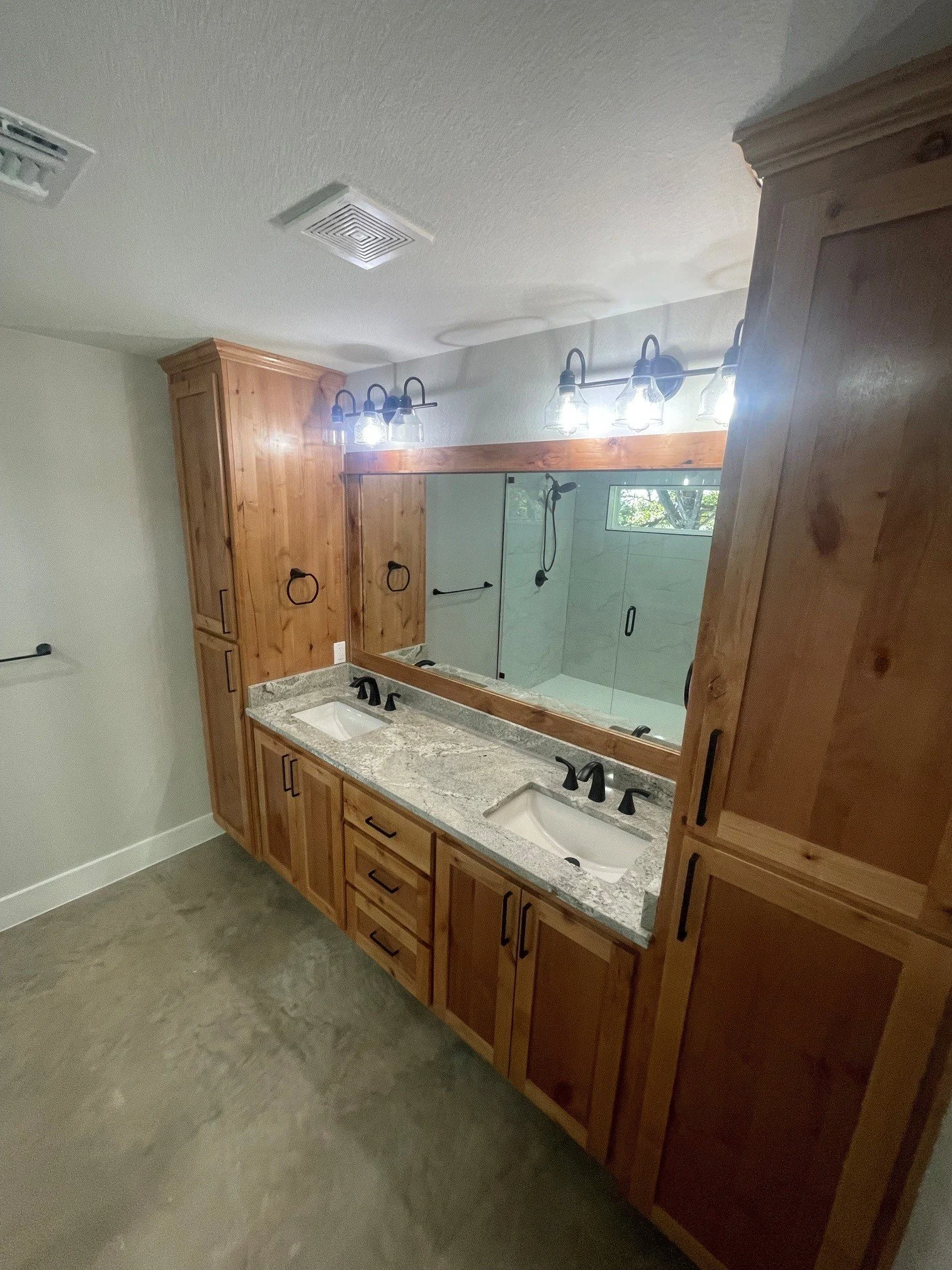 Master Bath.jpg