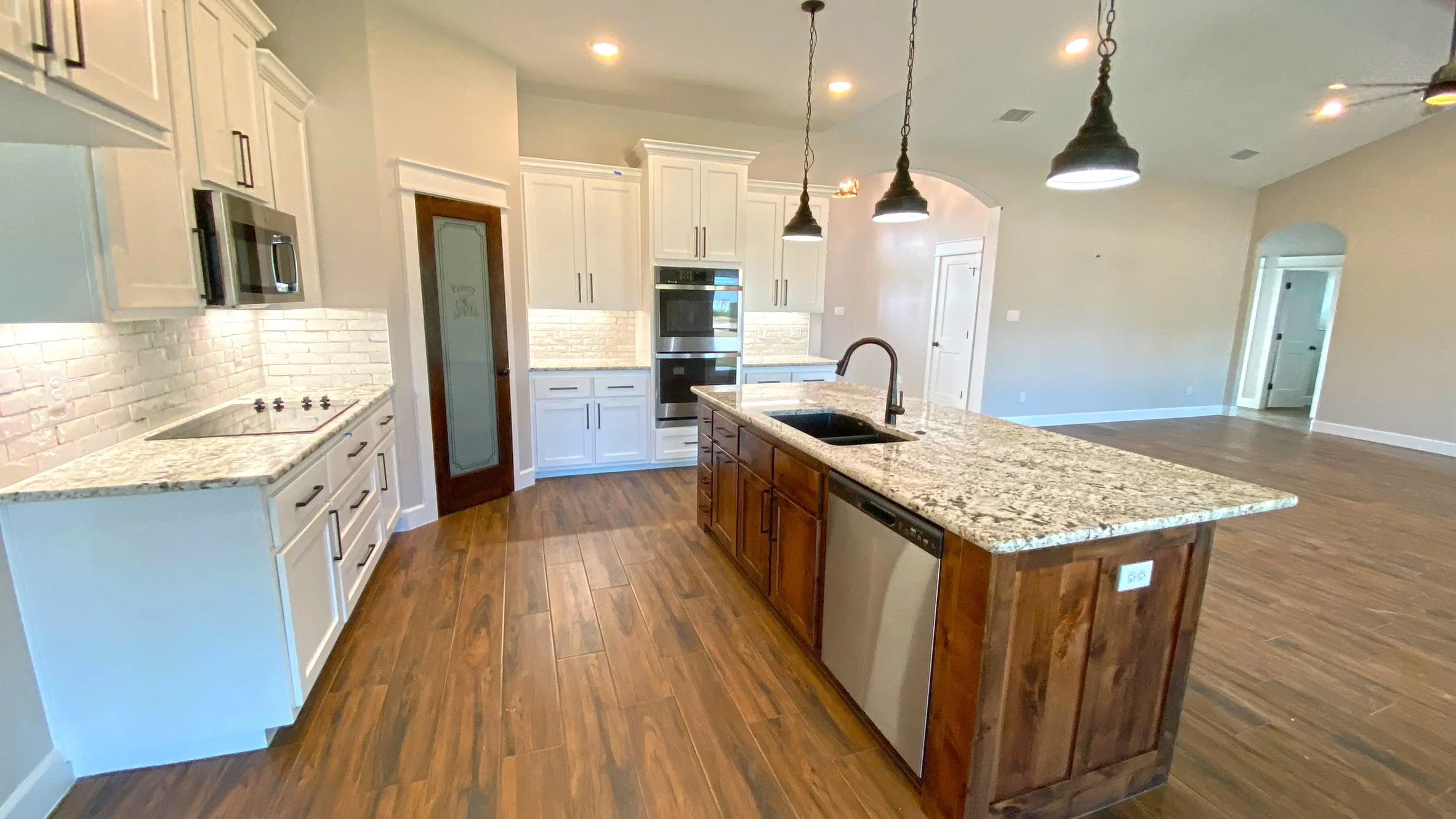 kitchen1.jpg