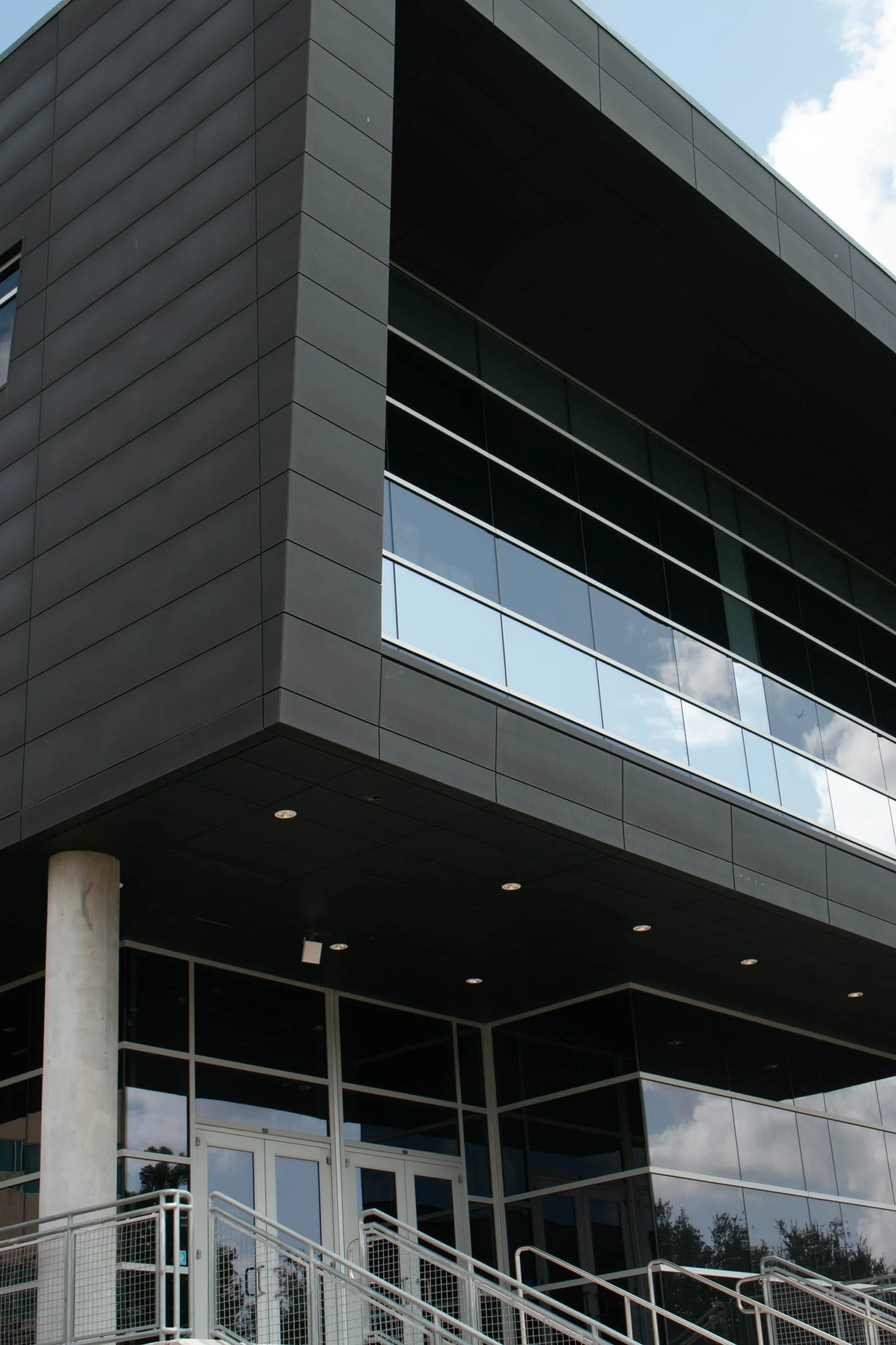 Image of a building on the campus of the University of Texas at Dallas